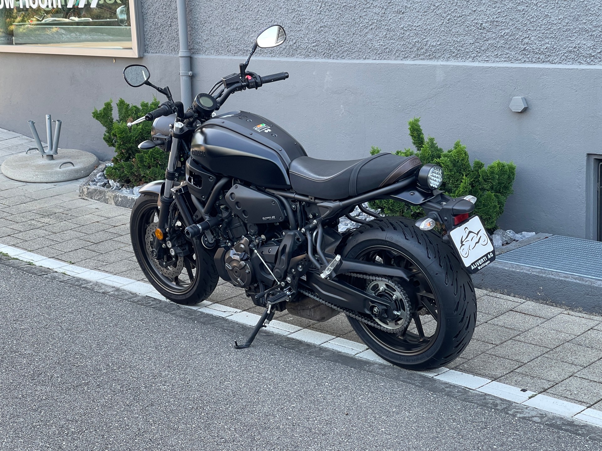 YAMAHA XSR 700 (35kW) (Tieferlegung -30mm)-showroom-element-3