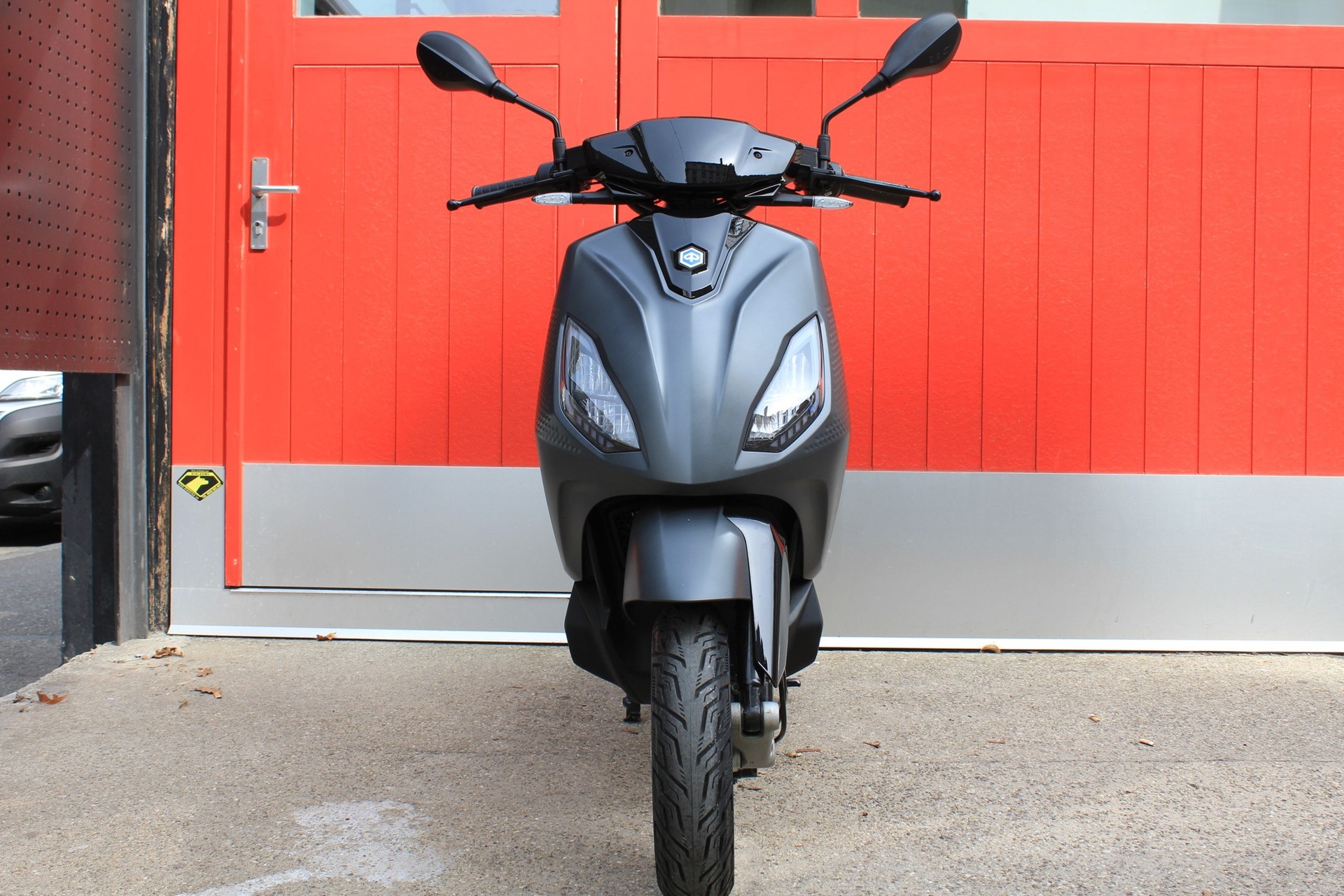 PIAGGIO Piaggio 1 Active 60km/h Full Electric-showroom-element-3
