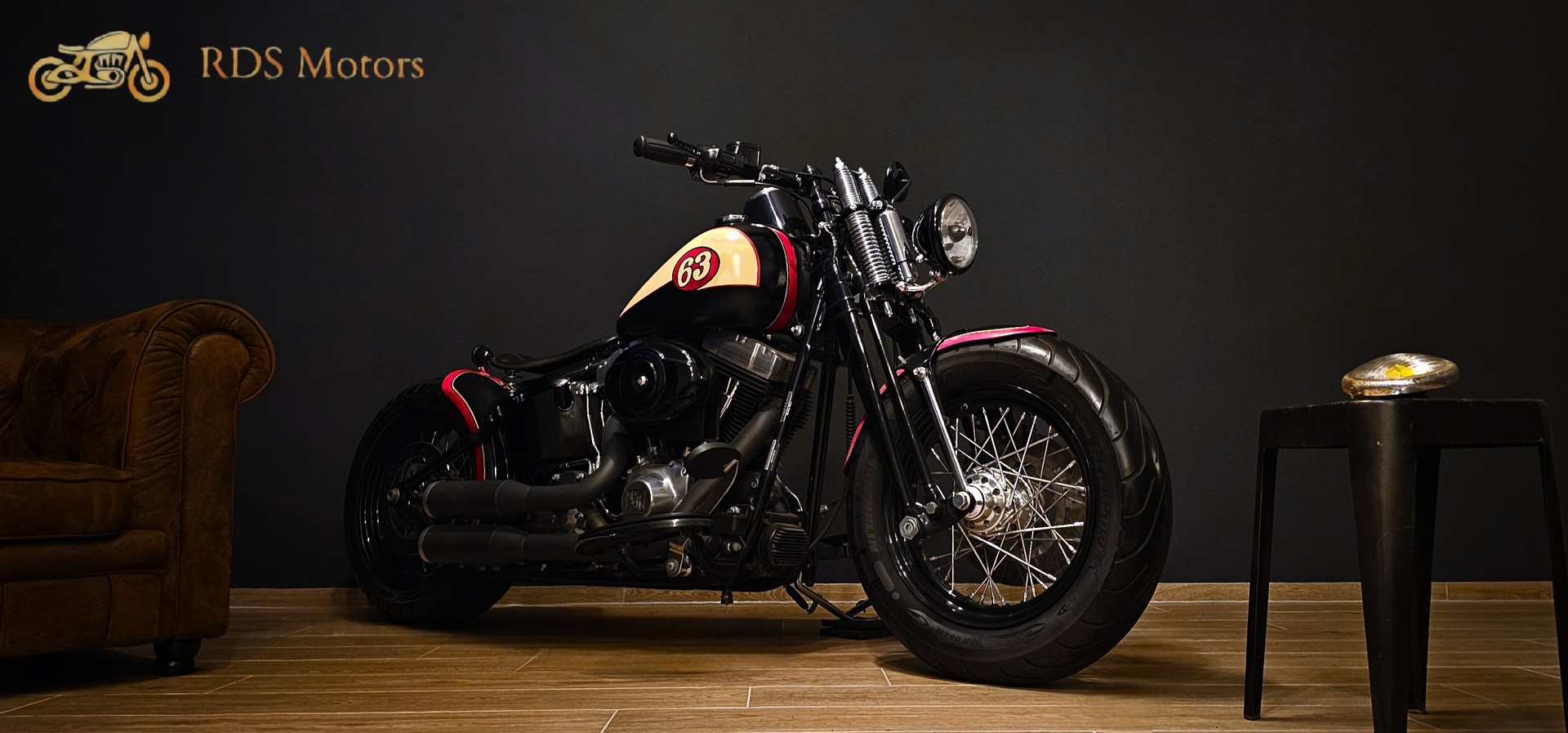 HARLEY-DAVIDSON FLSTSB Cross Bones-showroom-element-1
