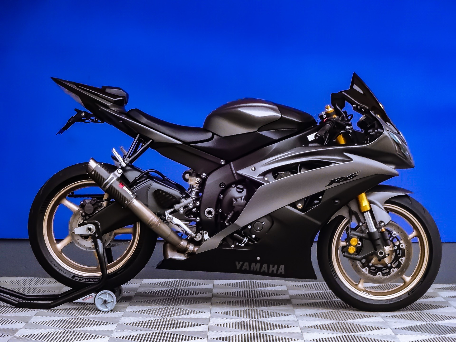 YAMAHA YZF-R6