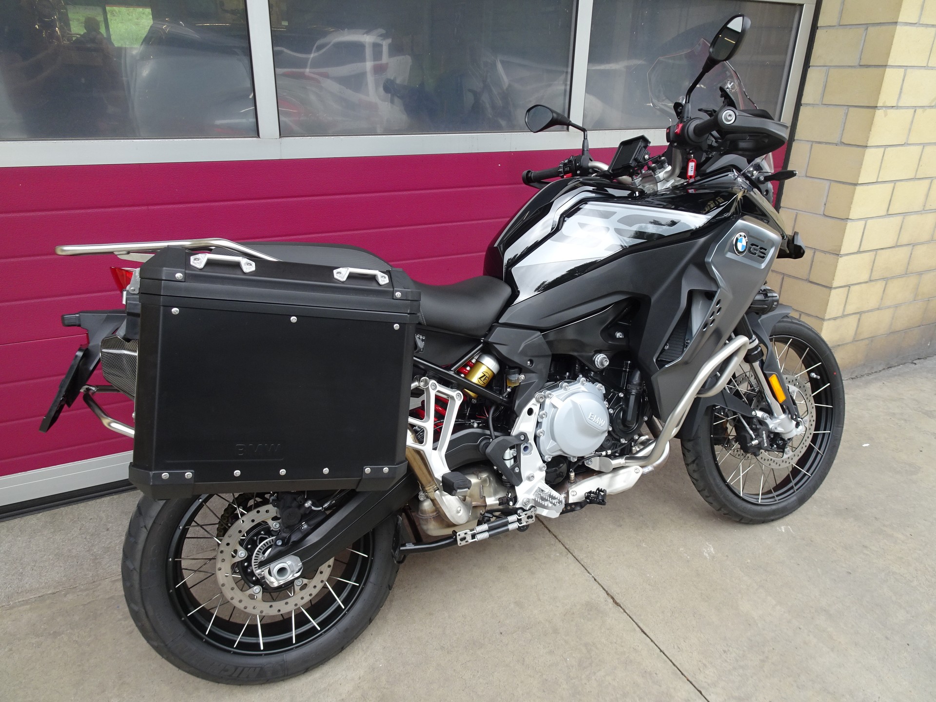 BMW F 850 GS Adventure Triple Black-showroom-element-3