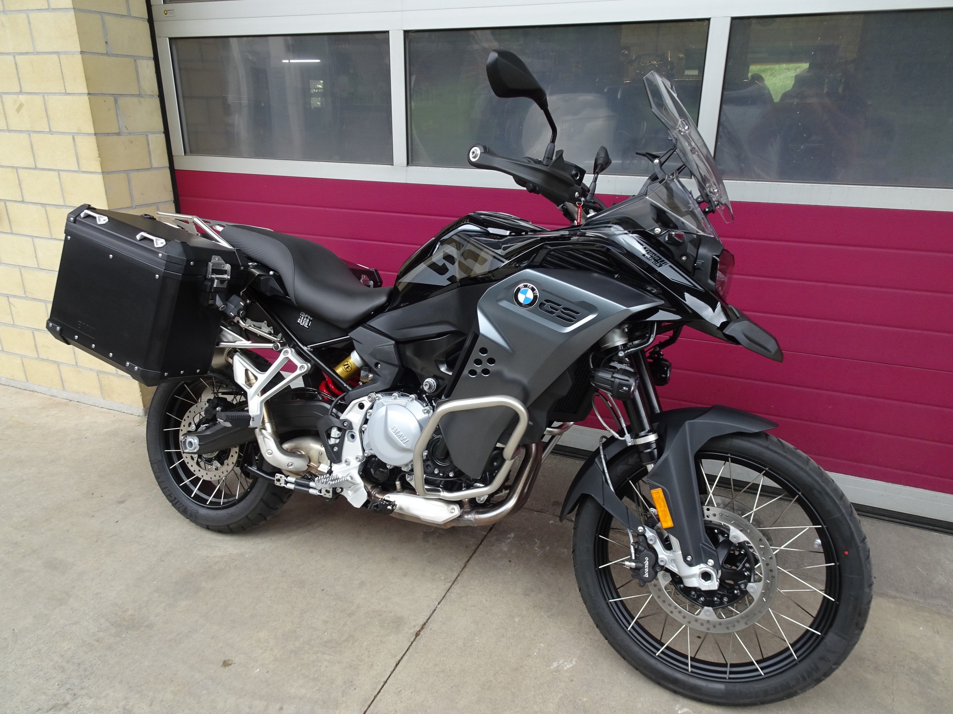 BMW F 850 GS Adventure Triple Black-showroom-element-2