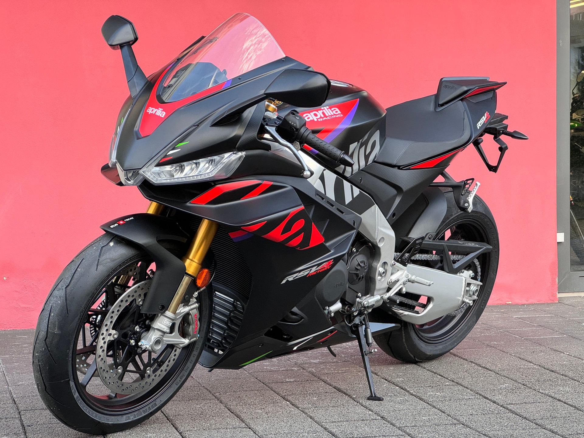 APRILIA RSV4 1100 Factory-image-9