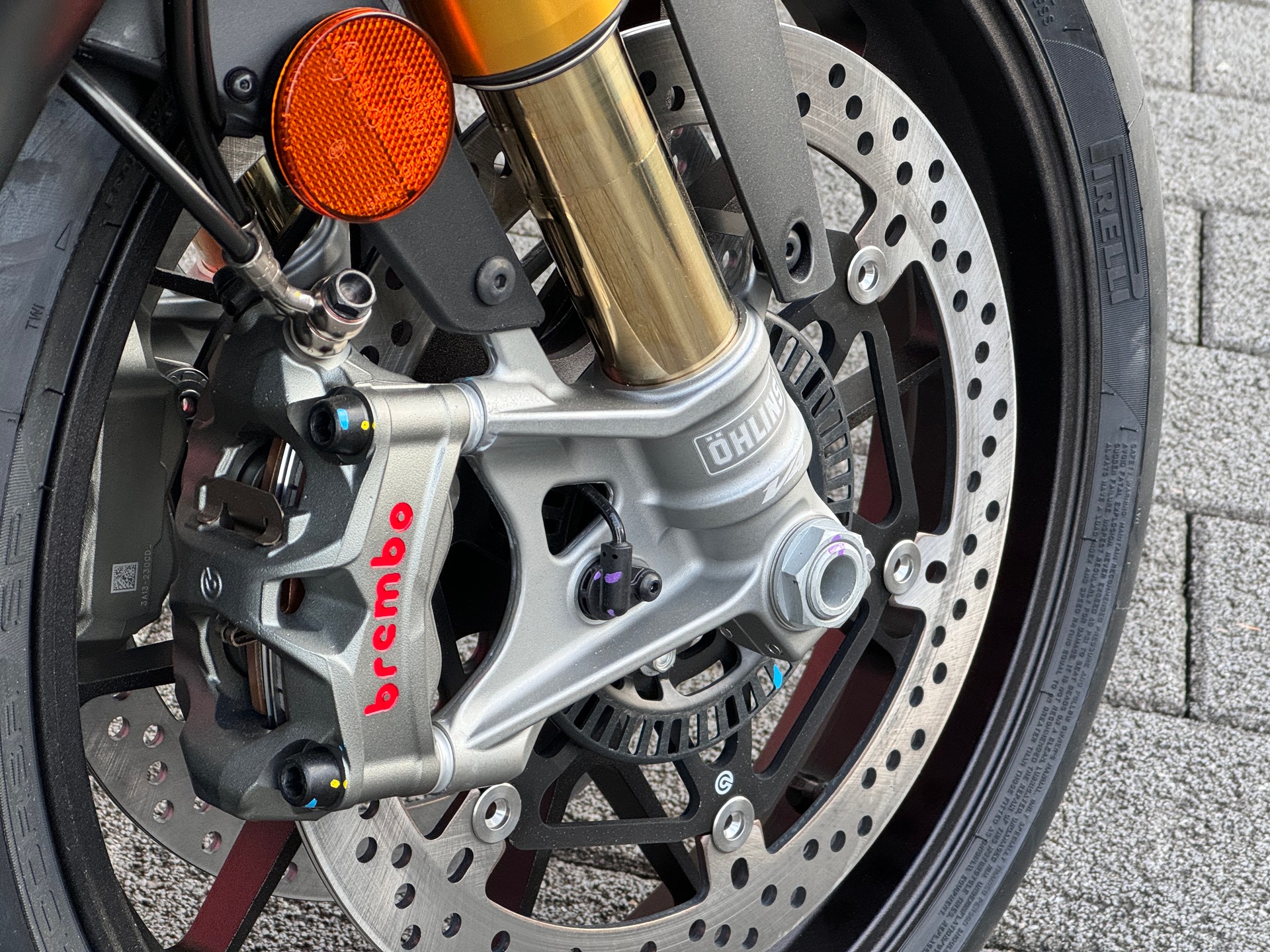 APRILIA RSV4 1100 Factory-image-10