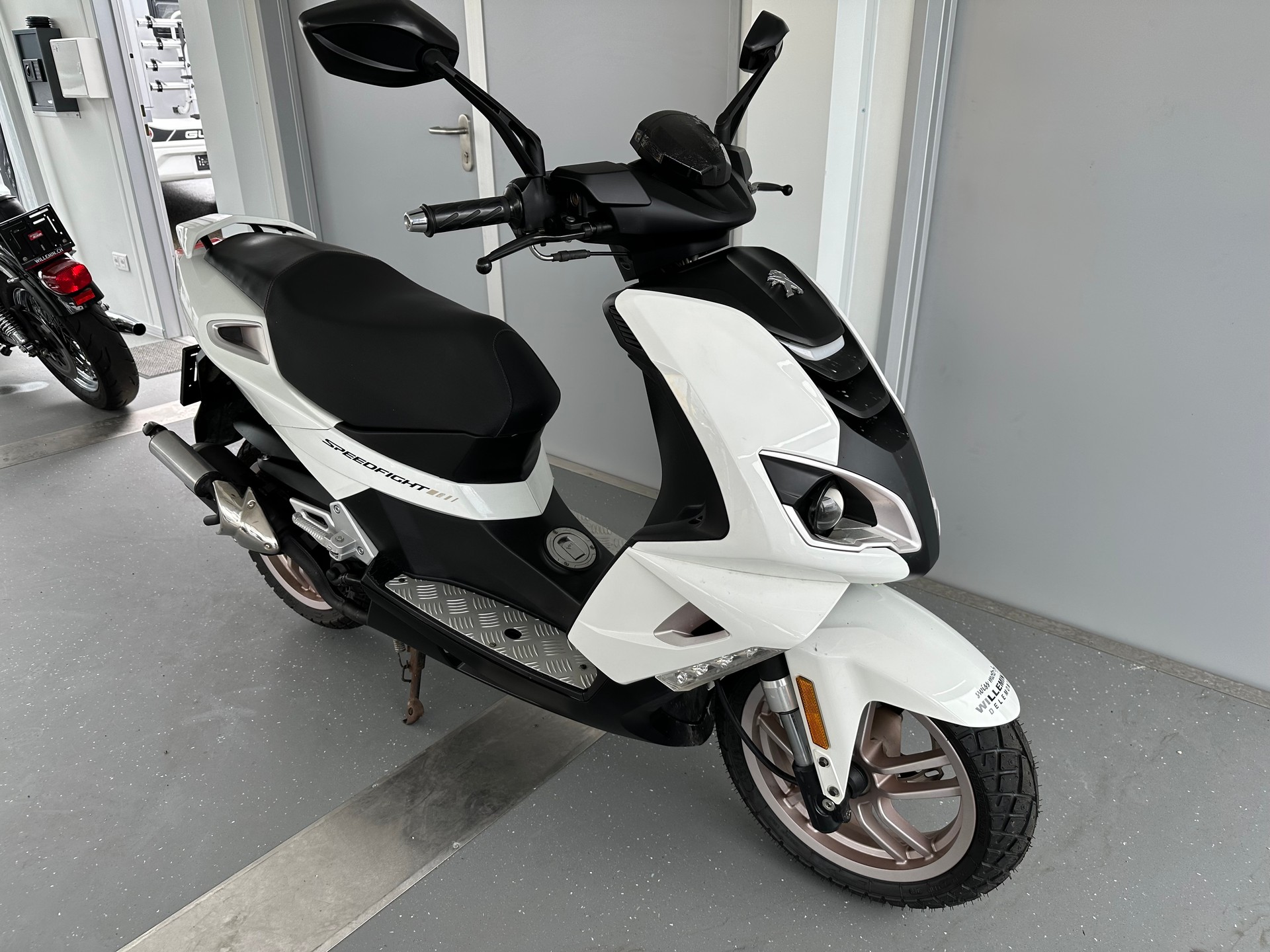 PEUGEOT Speedfight 4 50-showroom-element-1