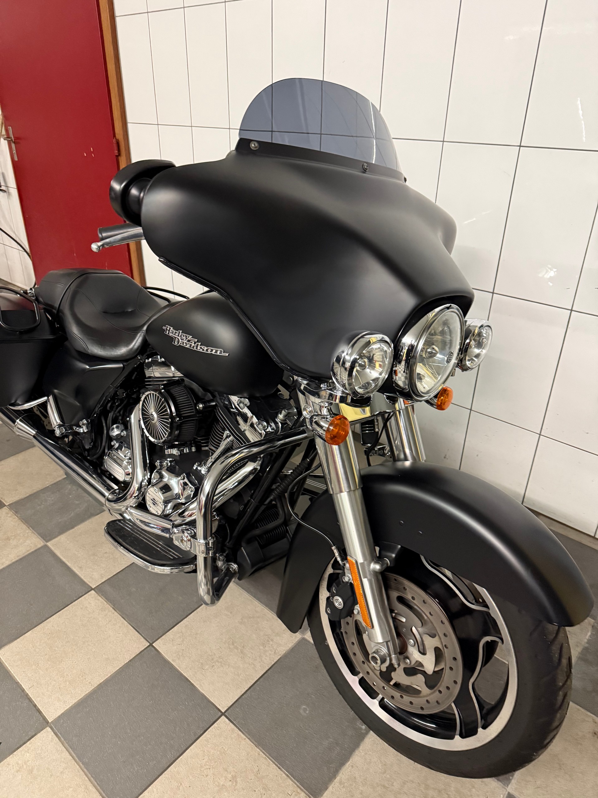 HARLEY-DAVIDSON FLHX Street Glide ABS-showroom-element-1