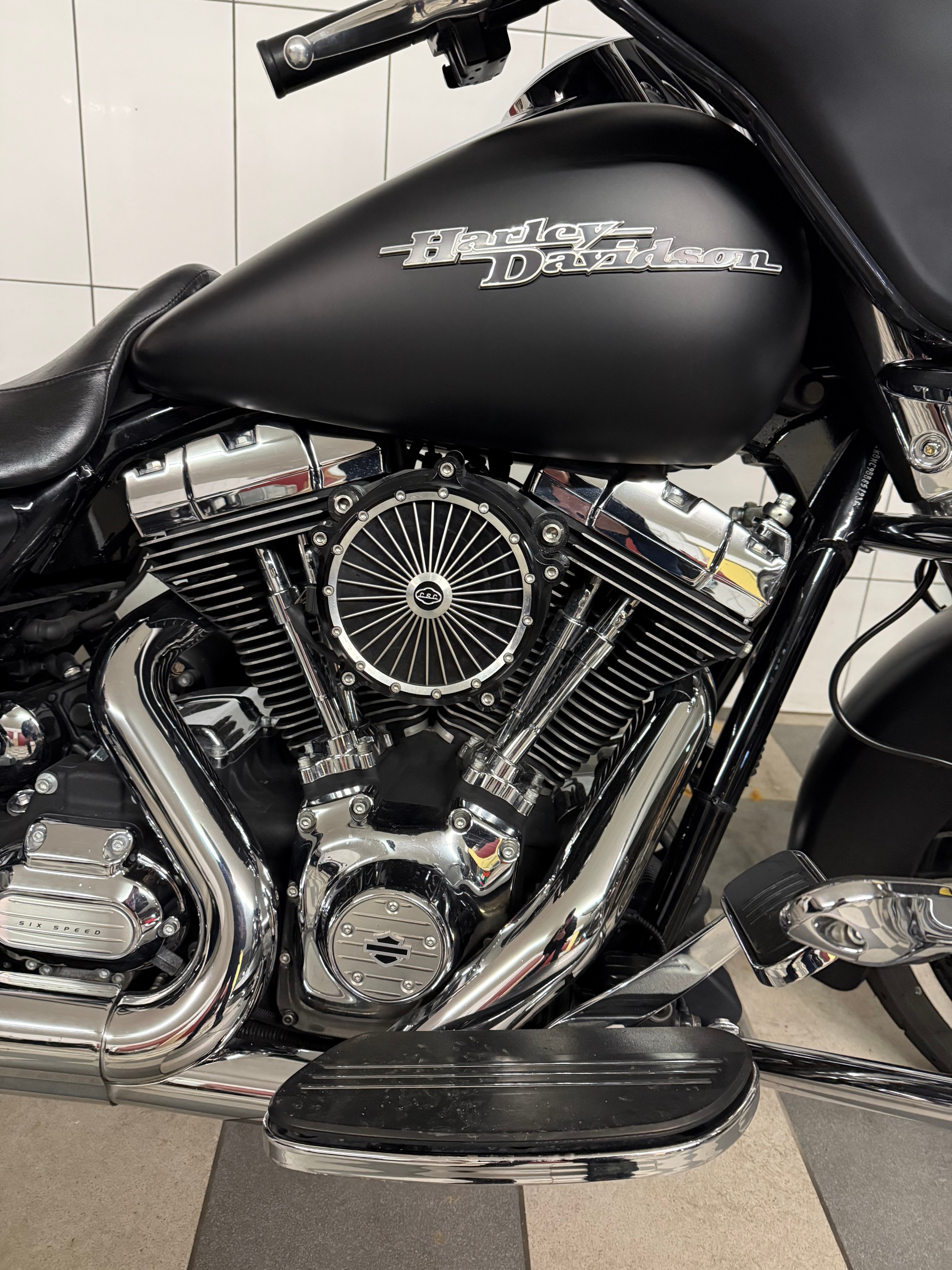HARLEY-DAVIDSON FLHX Street Glide ABS-showroom-element-3