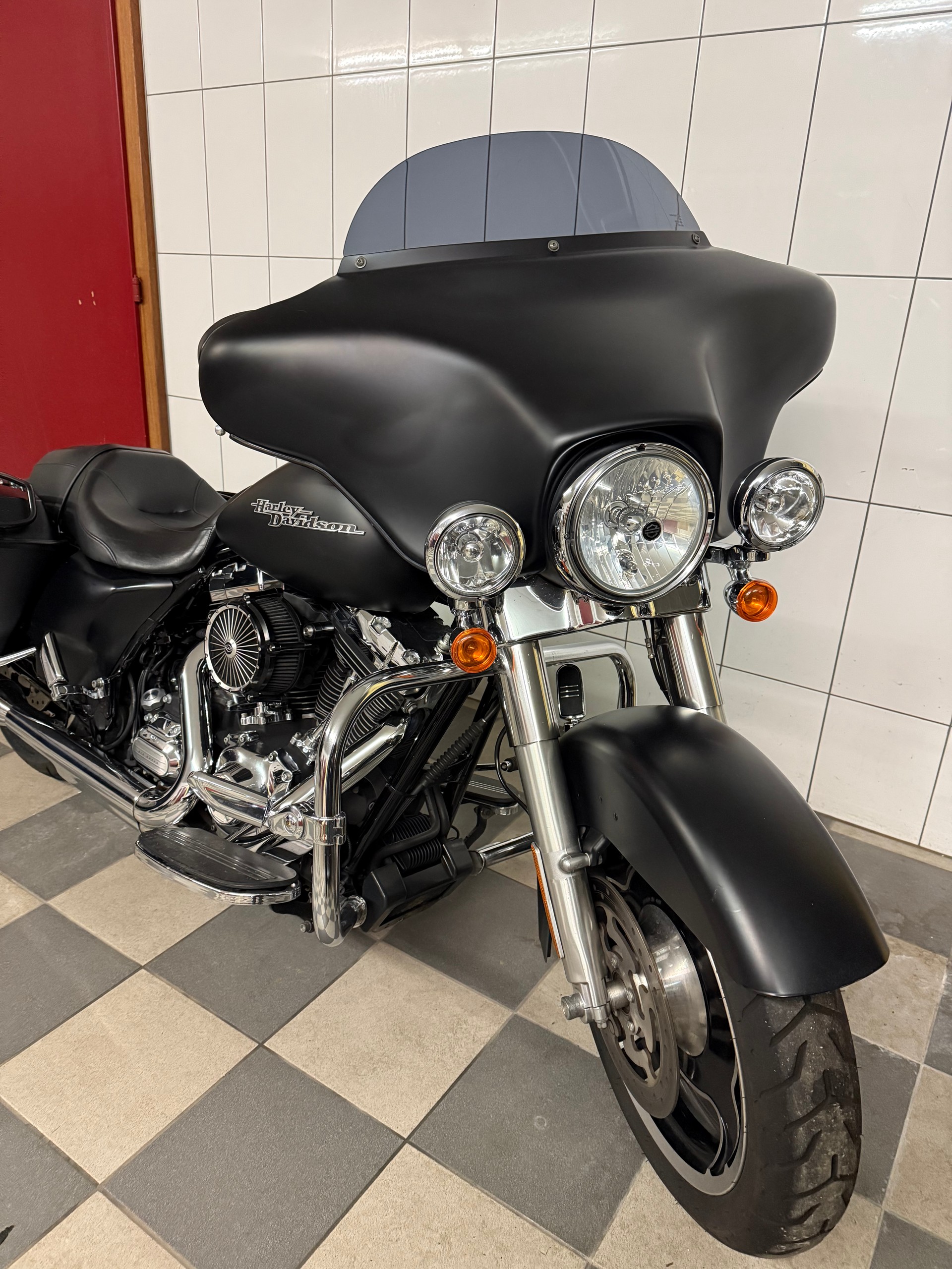 HARLEY-DAVIDSON FLHX Street Glide ABS-showroom-element-2