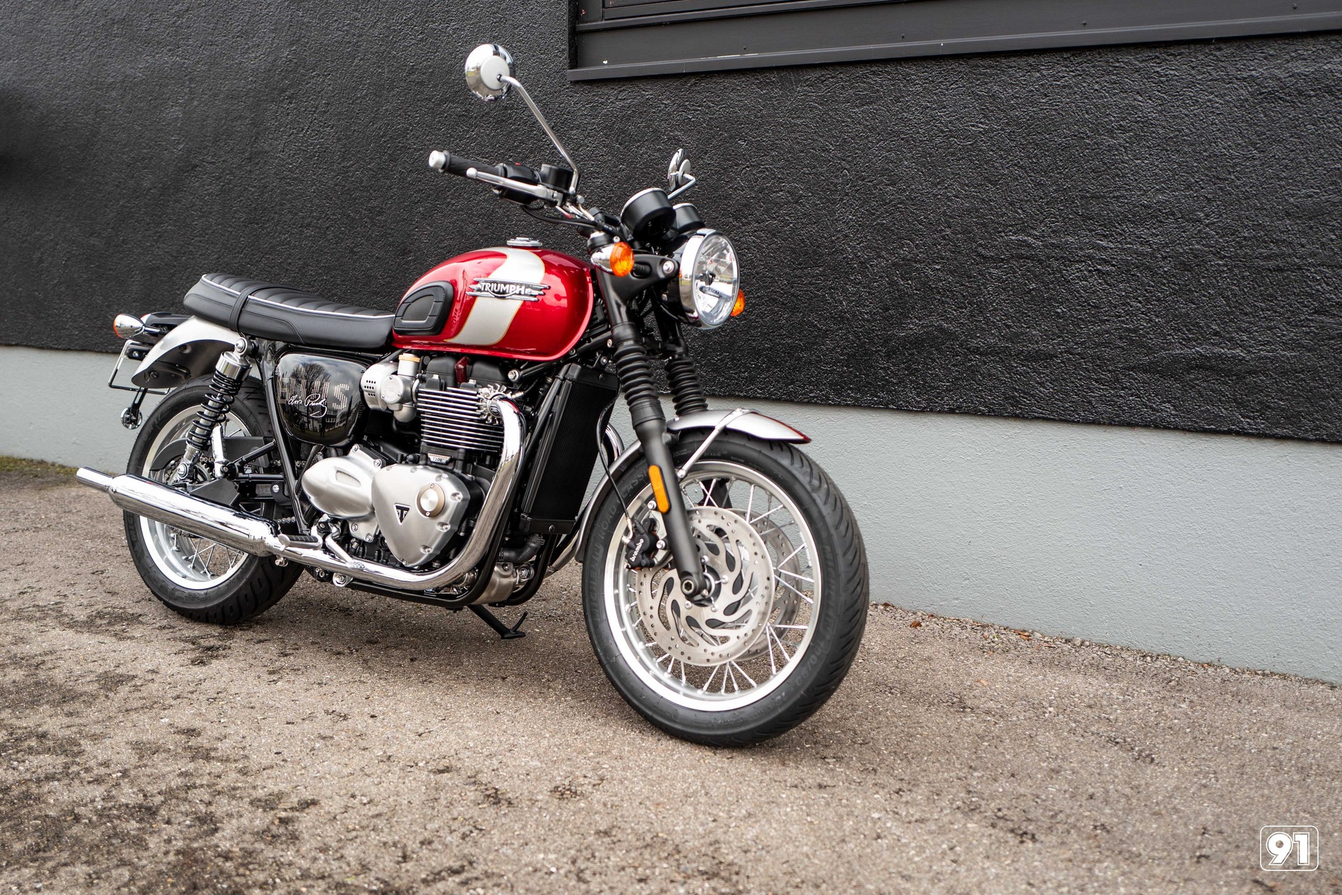 TRIUMPH Bonneville T120-showroom-element-1