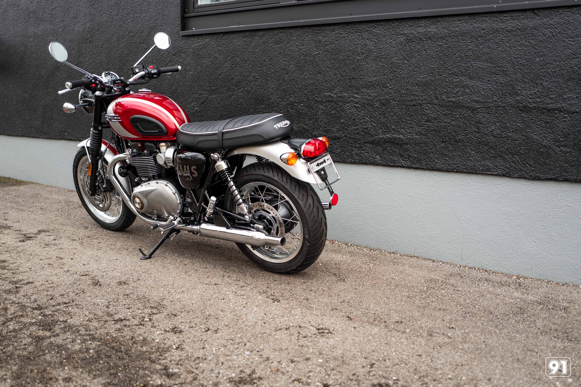 TRIUMPH Bonneville T120-showroom-element-3