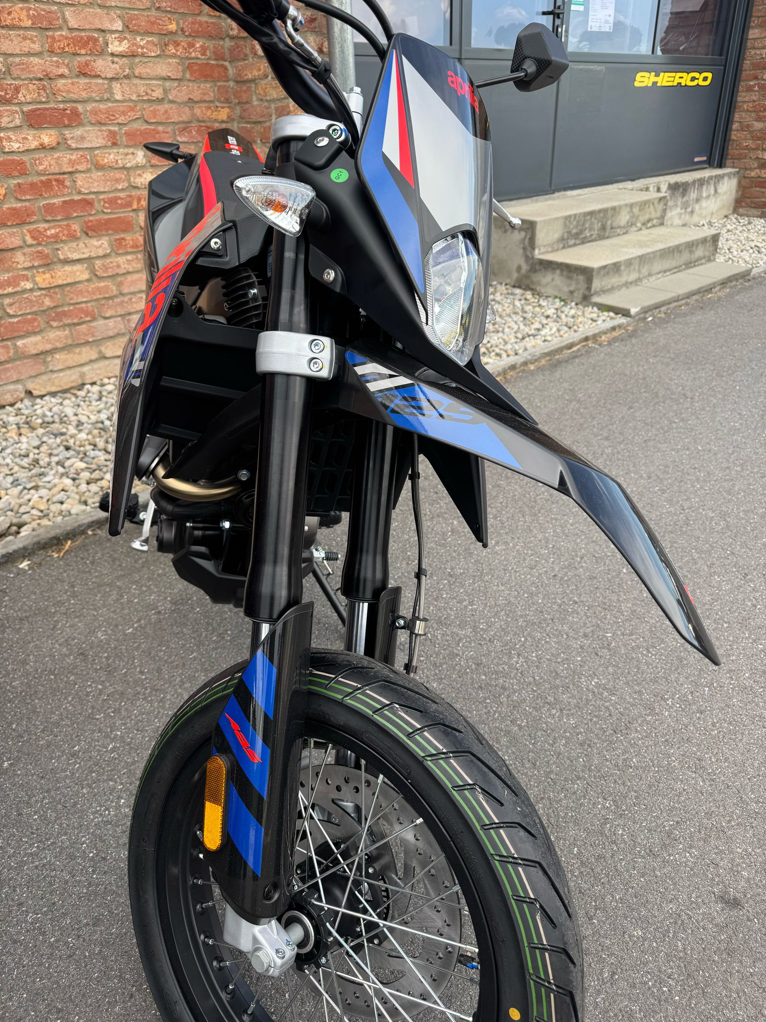 APRILIA SX 125-showroom-element-3