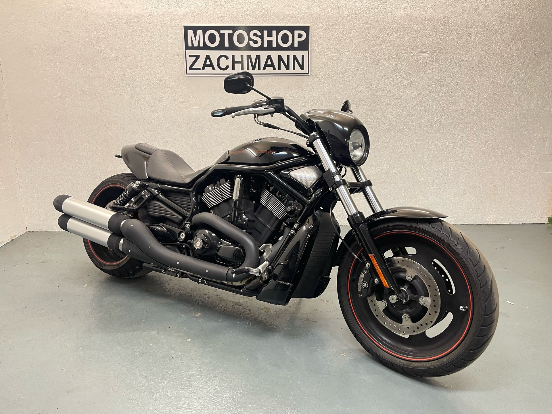 HARLEY-DAVIDSON VRSCDX Night Rod Special-showroom-element-1
