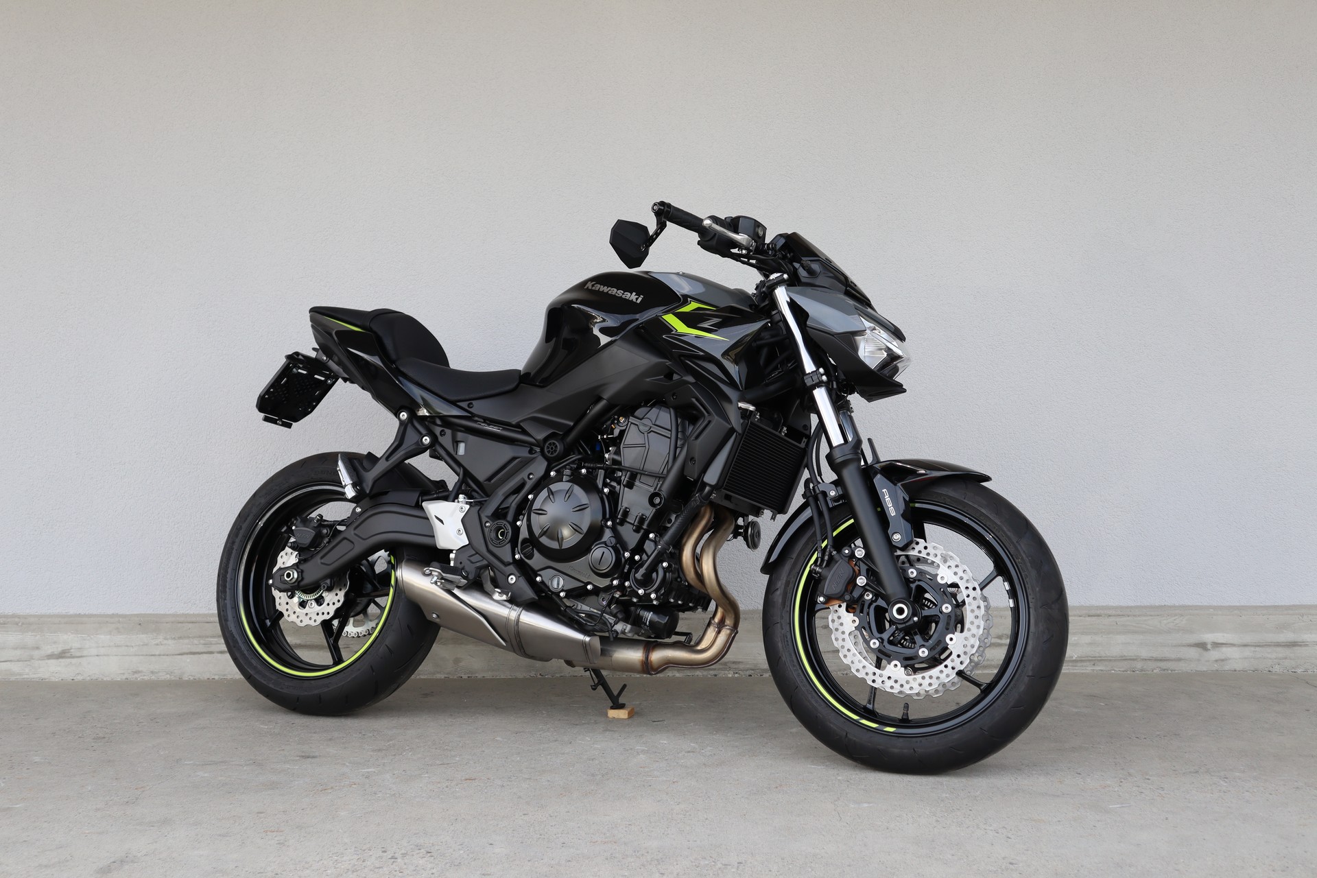 KAWASAKI Z 650-showroom-element-1