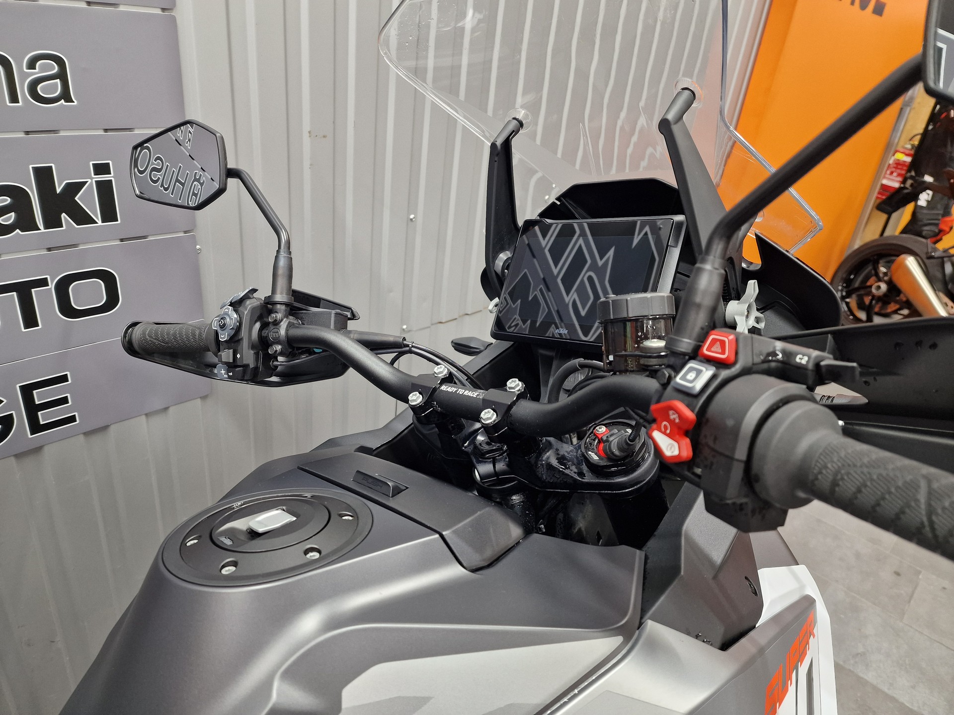 KTM 1290 Super Adventure S-image-2