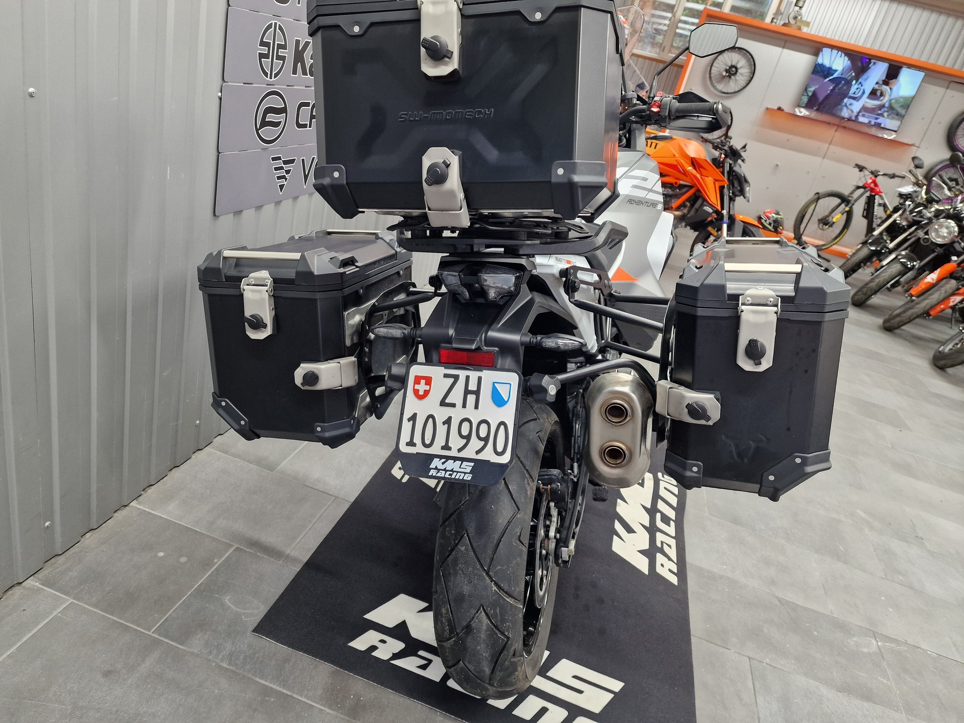 KTM 1290 Super Adventure S-image-3
