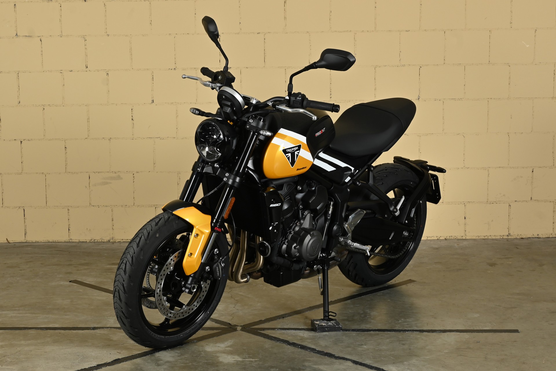 TRIUMPH Trident 660-image-3