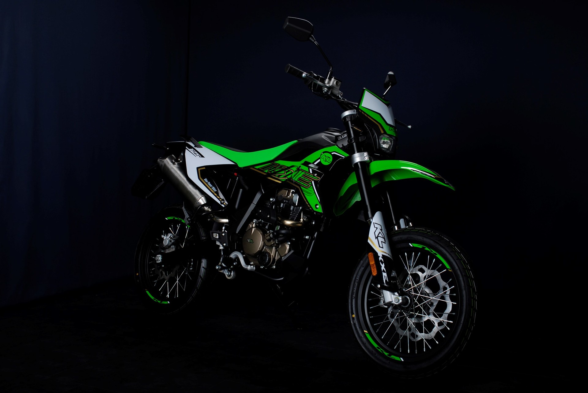 KL KXE 125 Motard Euro 5 ABS / auf Bestellung-showroom-element-2