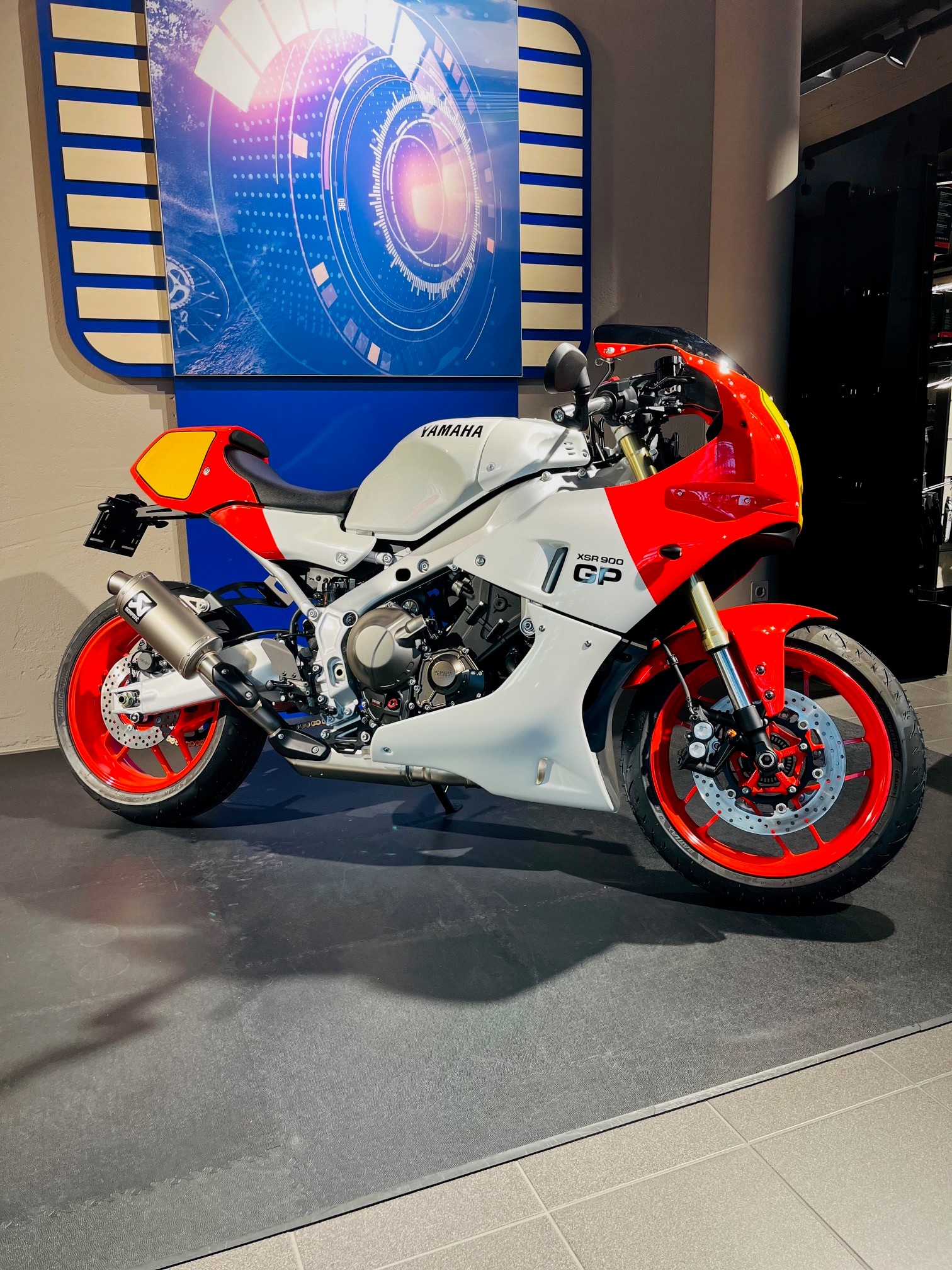 YAMAHA XSR 900 GP