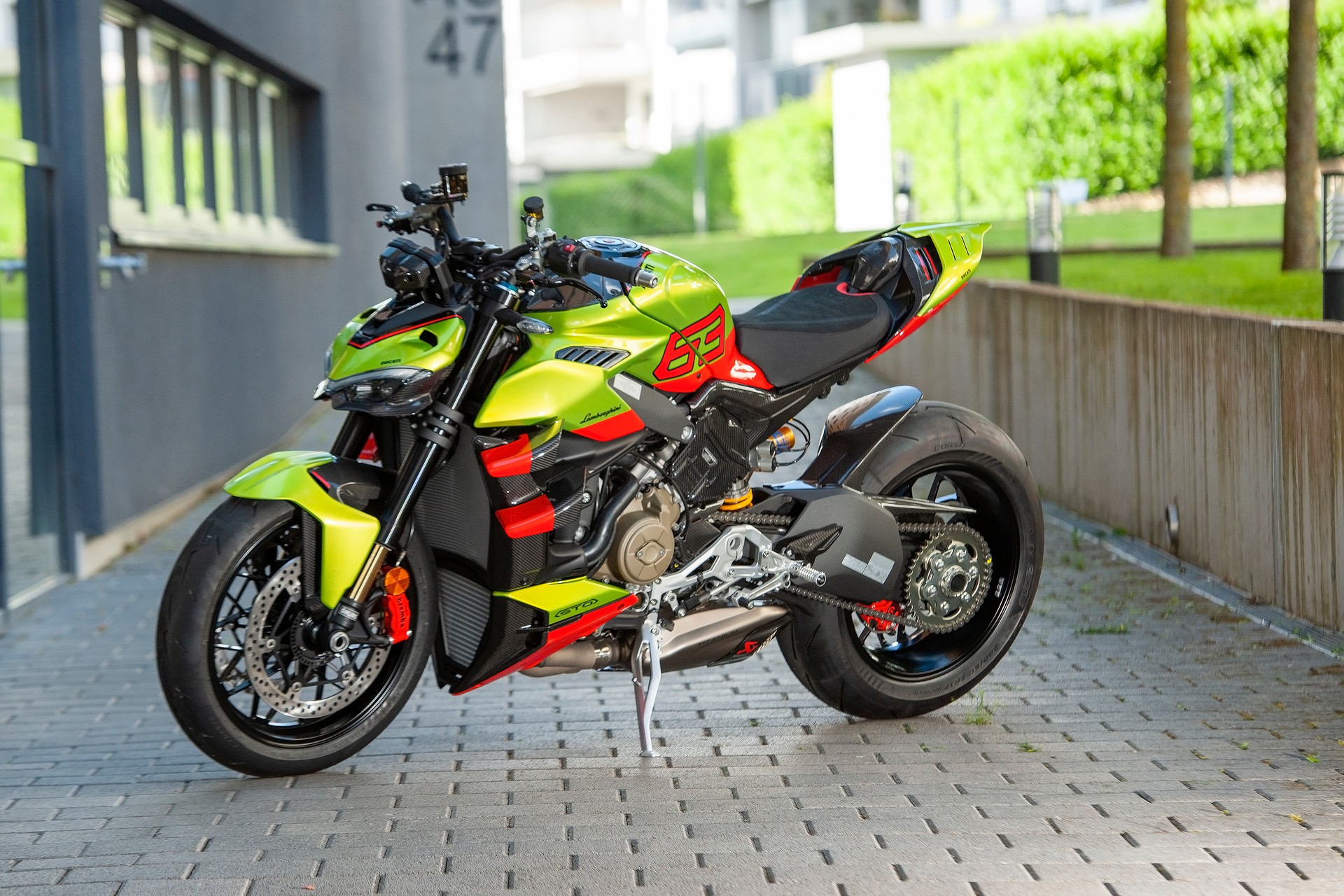 DUCATI Streetfighter V4 Lamborghini 524 / 630