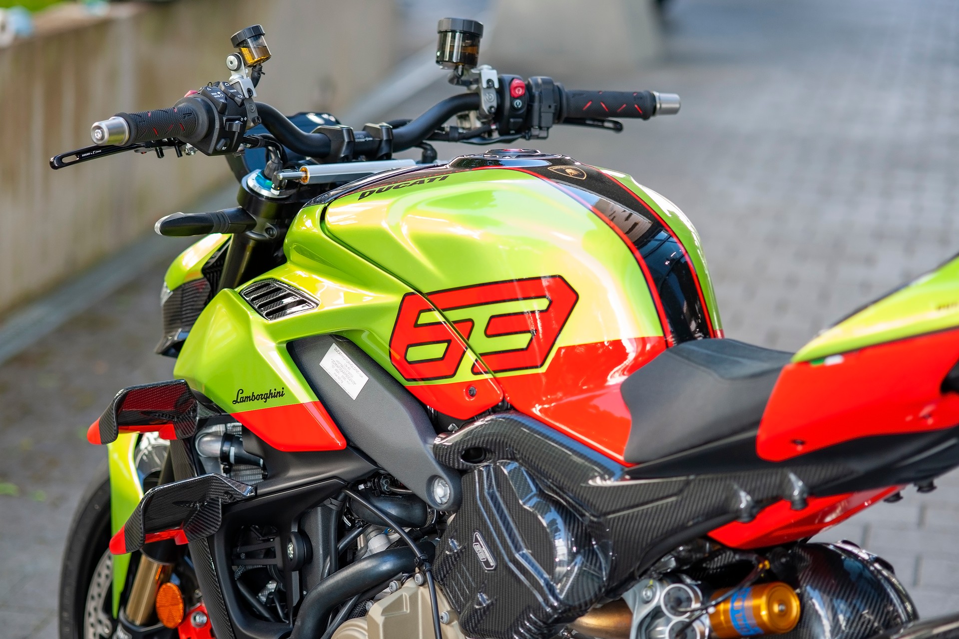 DUCATI Streetfighter V4 Lamborghini 524 / 630-showroom-element-1