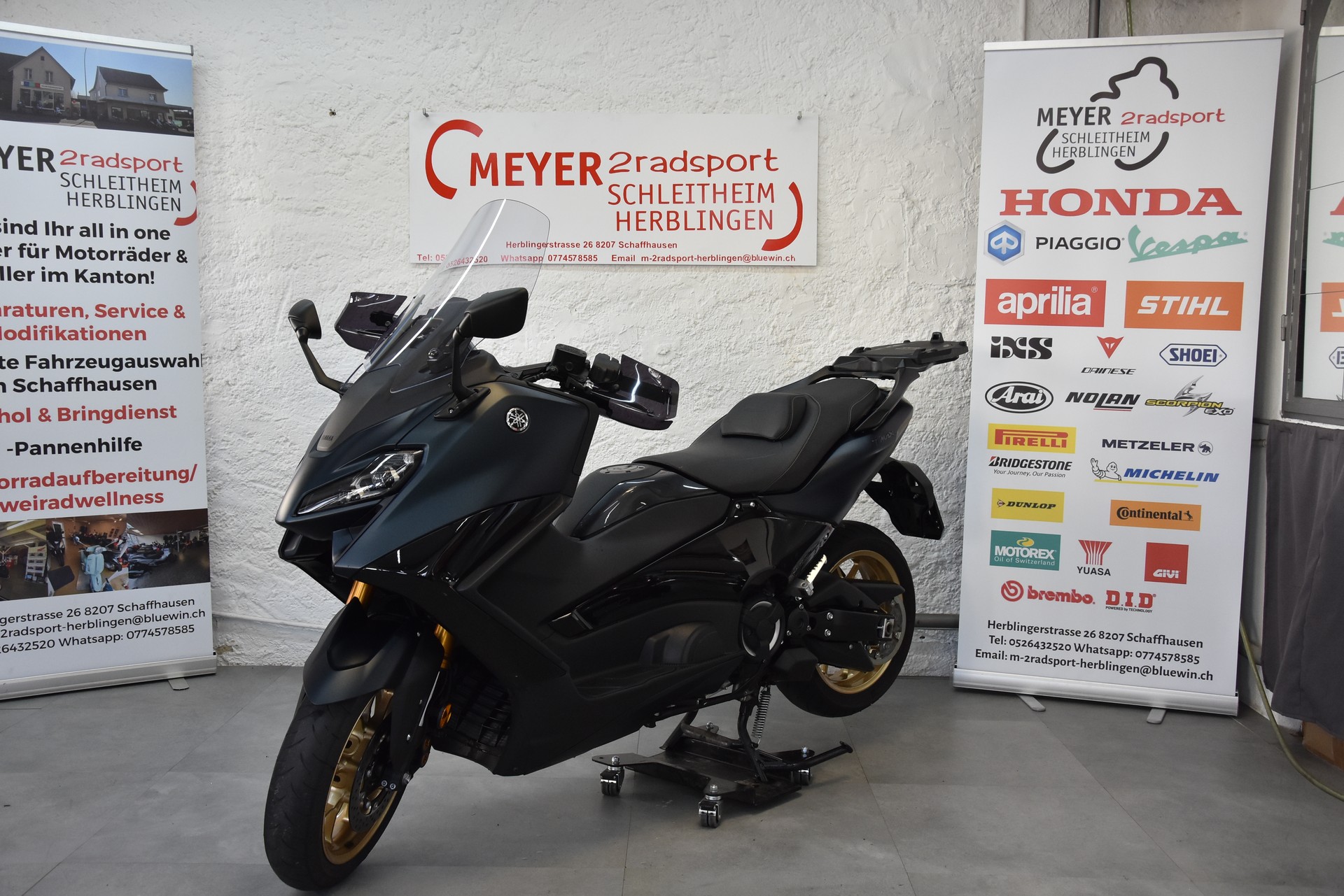 YAMAHA T-MAX Tech MAX XP 560-showroom-element-3