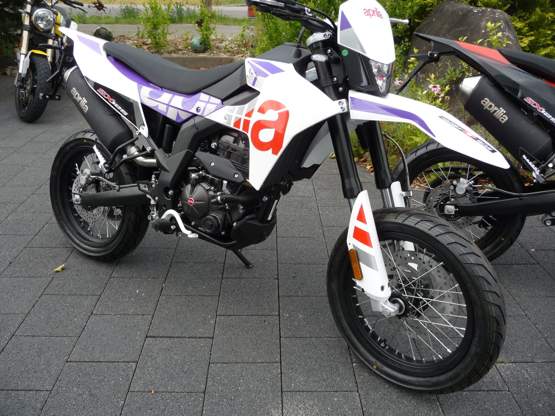APRILIA SX125-image-1