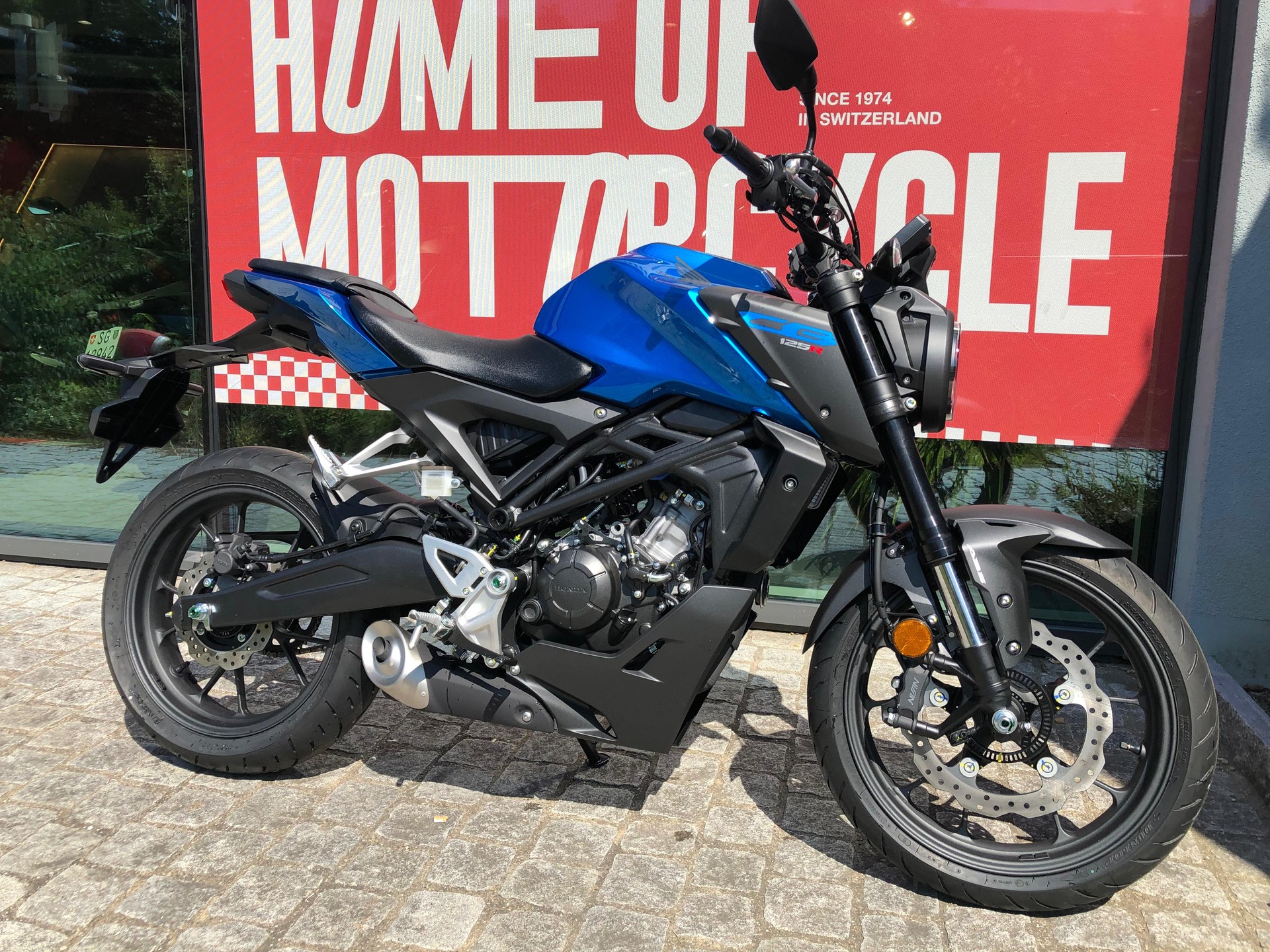 HONDA CB 125 R-showroom-element-1