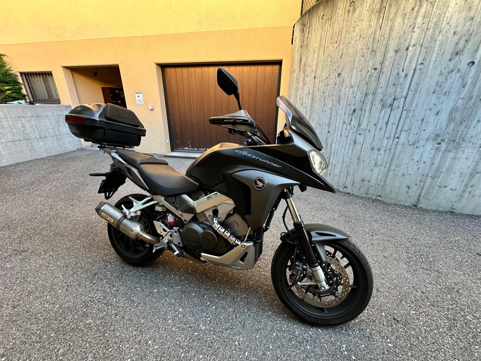 Honda Vfr 800 Honda 800 Crossrunner Usata Bike Honda Vfr 800 X