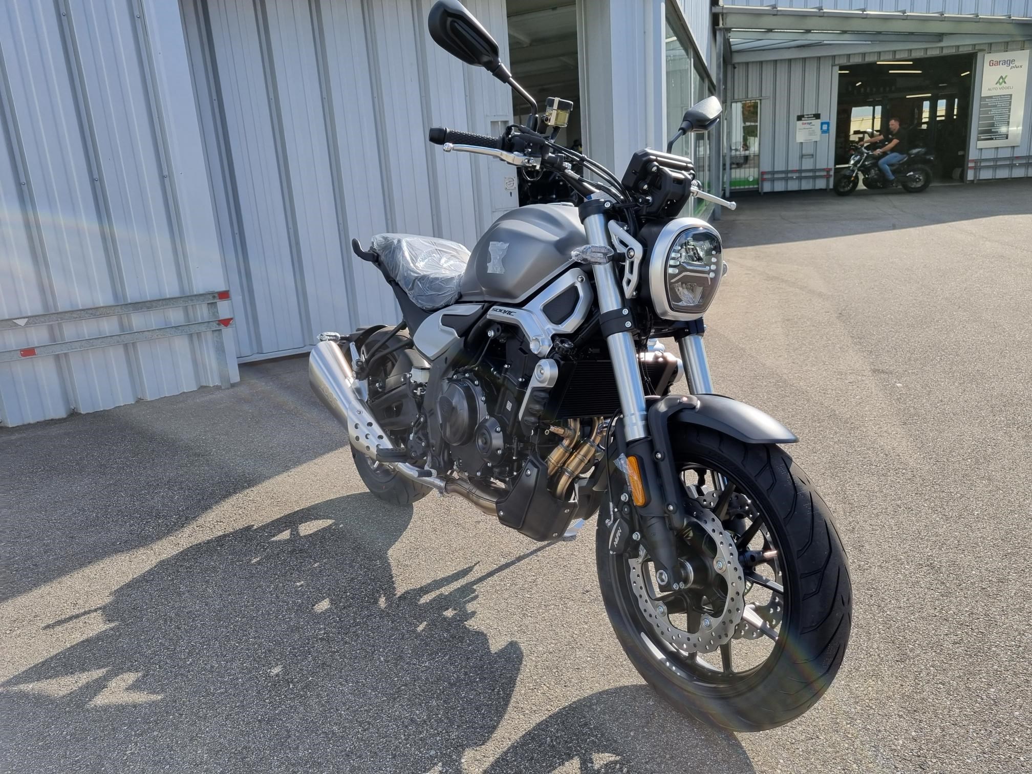 VOGE 500AC-showroom-element-1