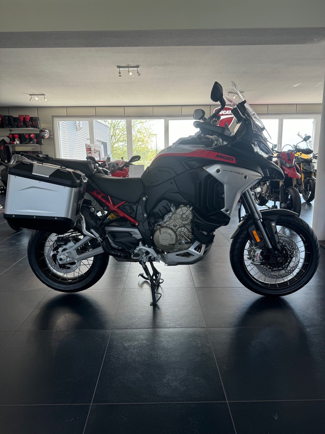 DUCATI Multistrada V4 Rally Travel  Adventure // LEASING 1,99% ARES MOTORS-showroom-element-2