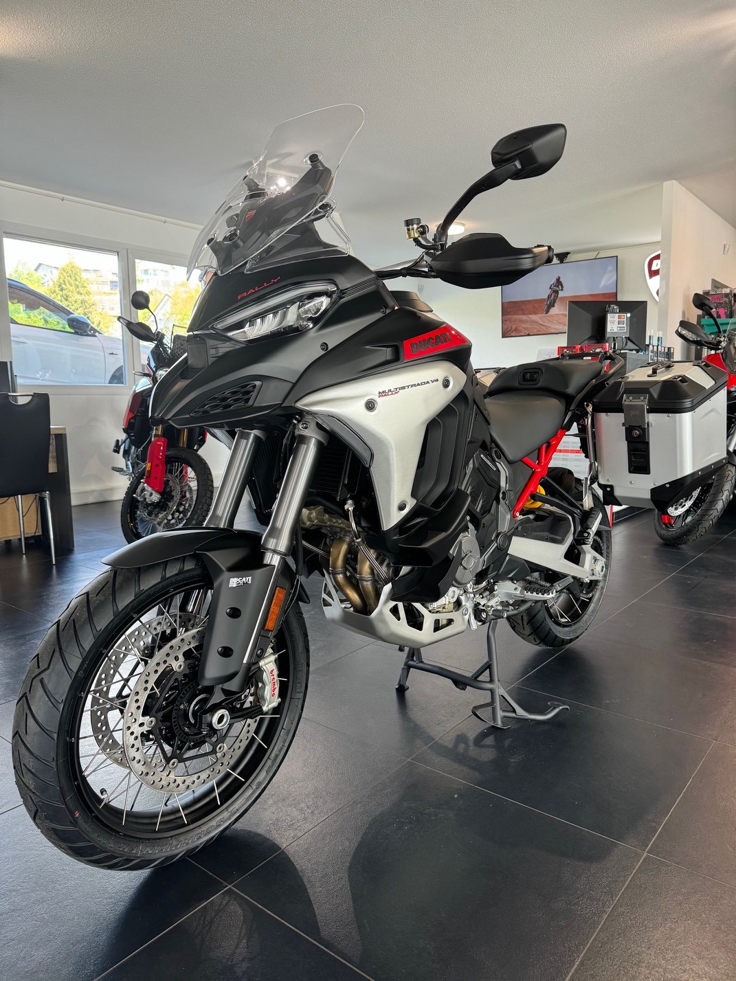 DUCATI Multistrada V4 Rally Travel  Adventure // LEASING 1,99% ARES MOTORS-showroom-element-3