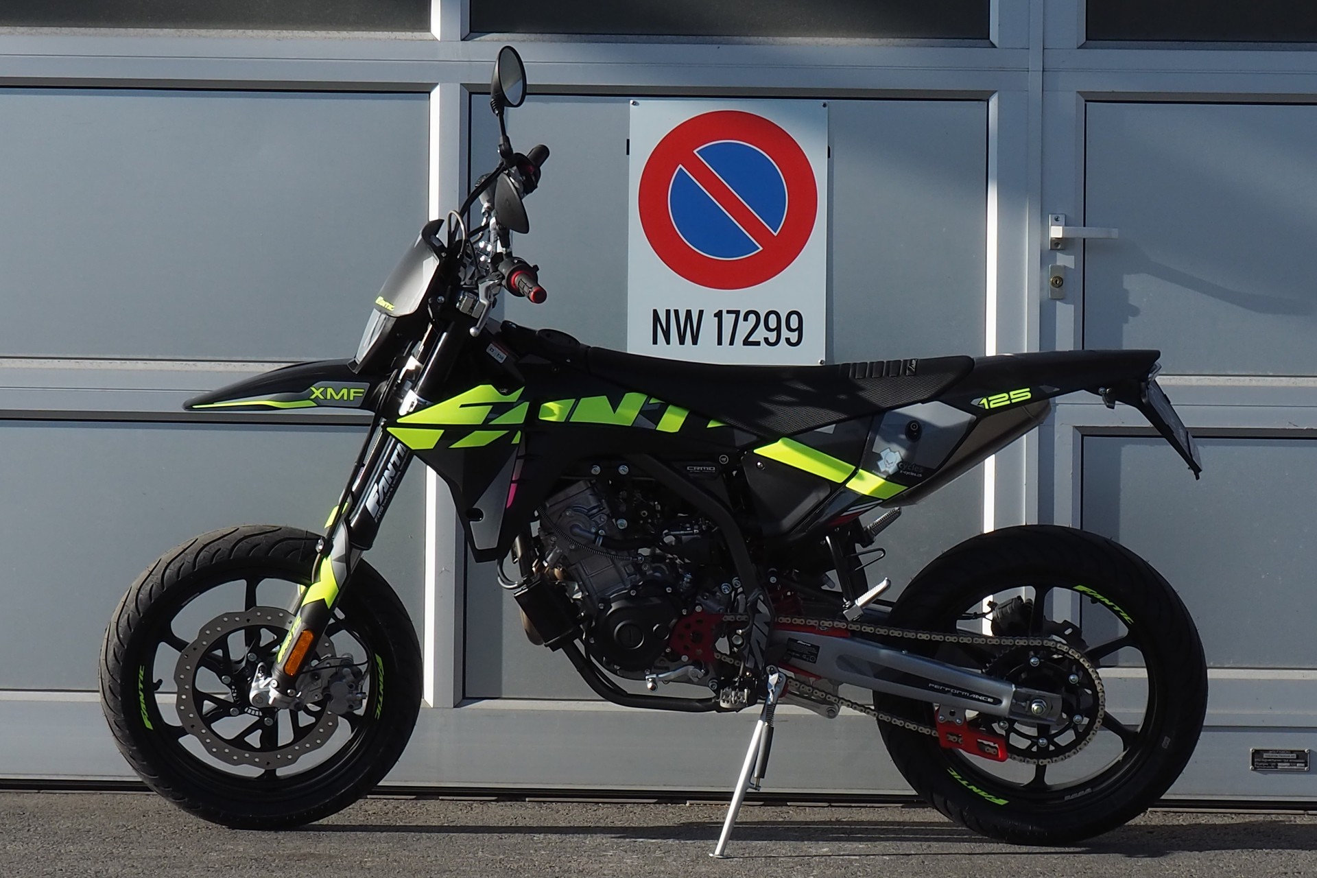 FANTIC XMF Performance 125-showroom-element-3