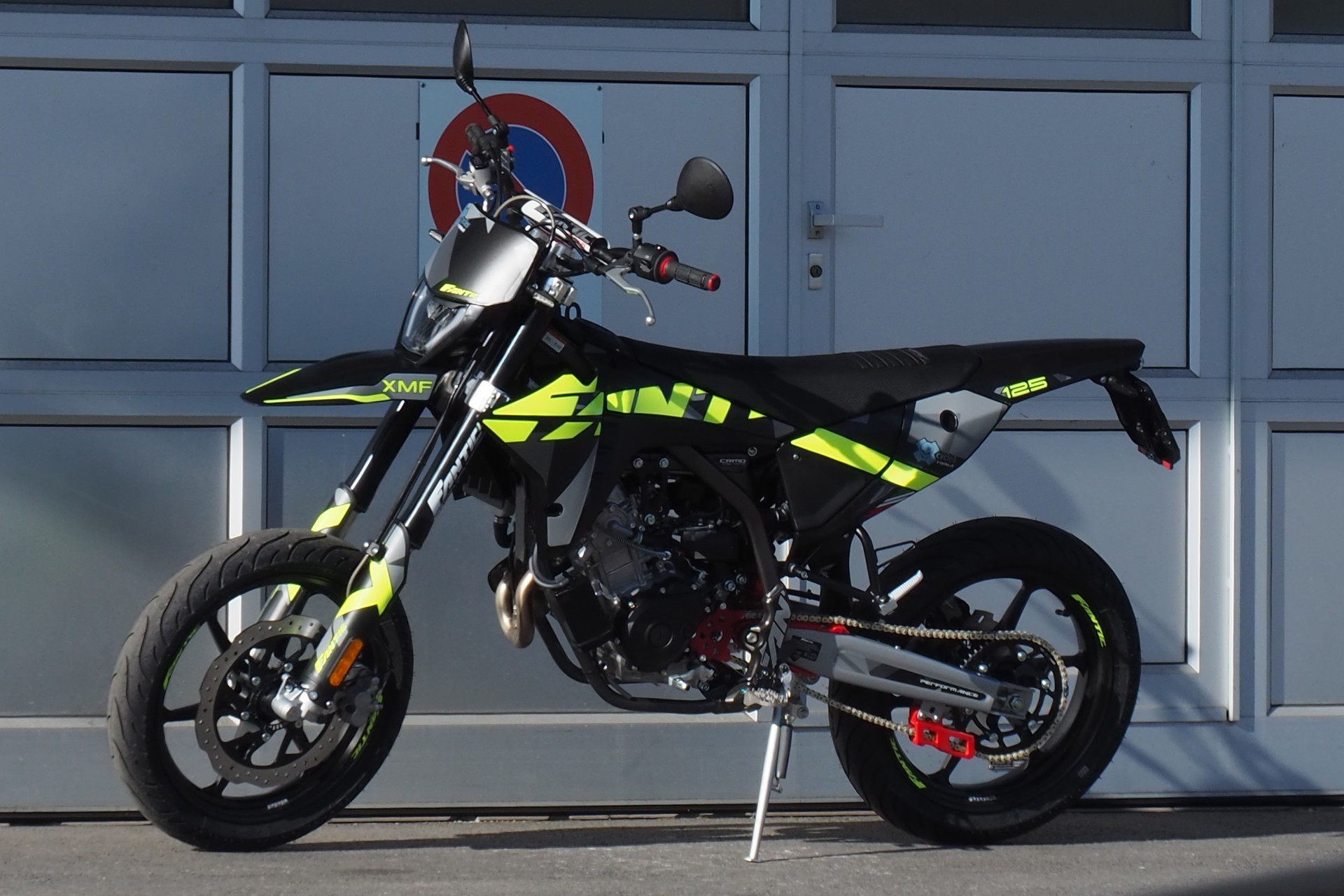 FANTIC XMF Performance 125-showroom-element-1