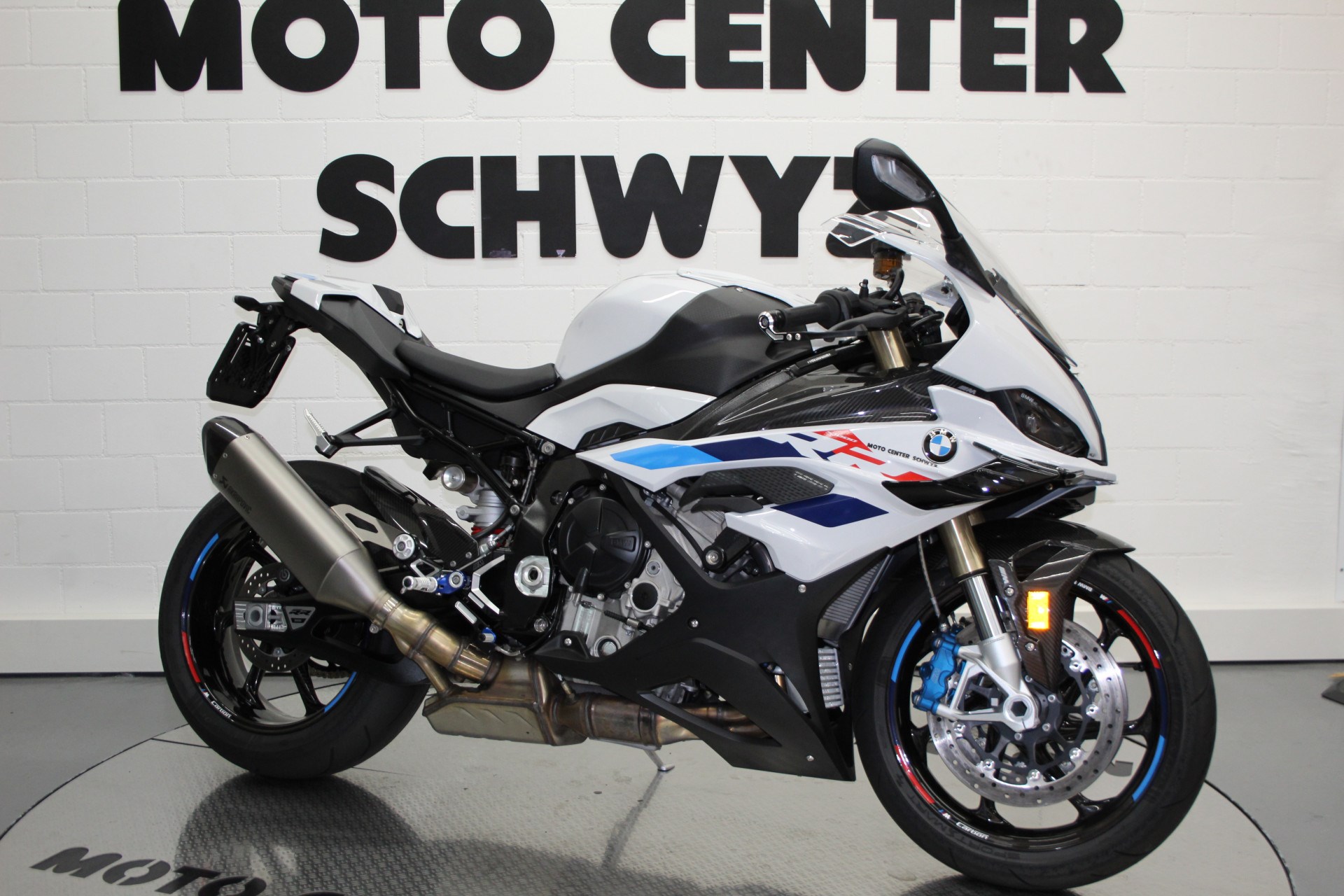 BMW S 1000 RR-showroom-element-1