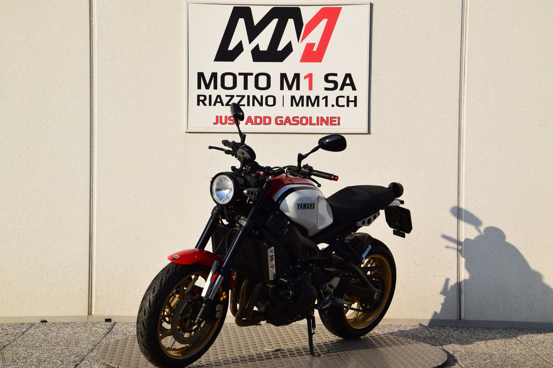 YAMAHA XSR 900-showroom-element-3