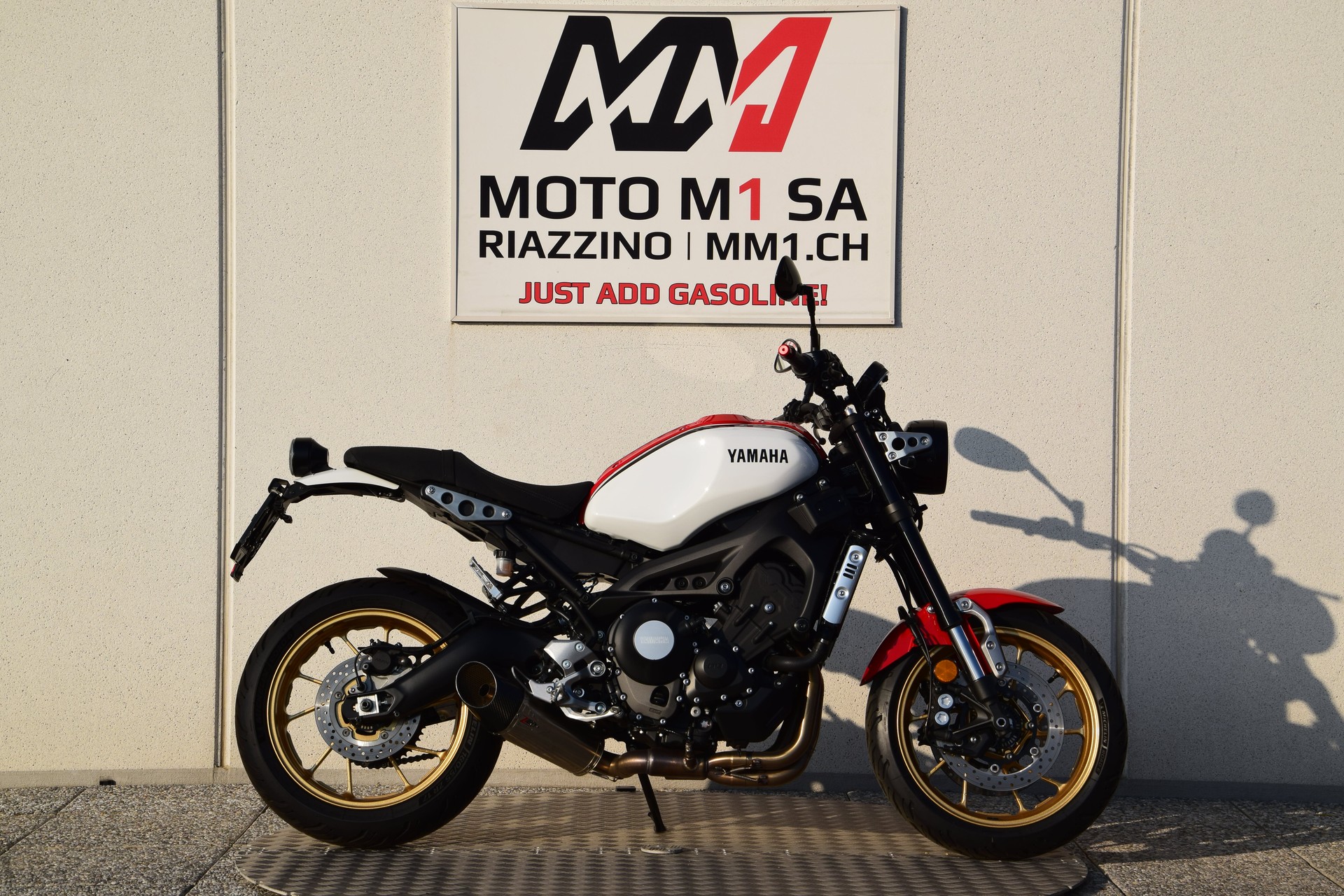 YAMAHA XSR 900