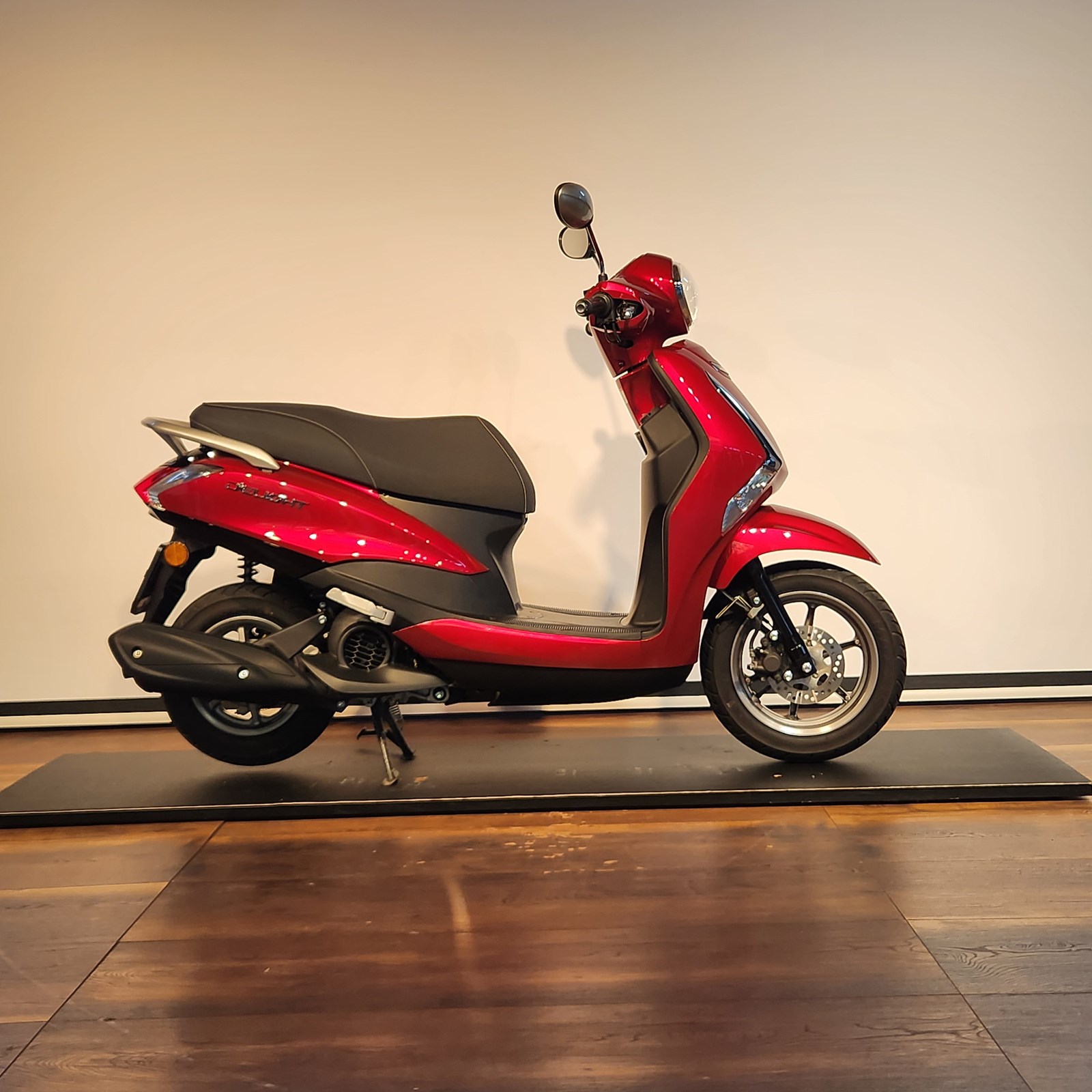 YAMAHA D'ELIGTH-showroom-element-1