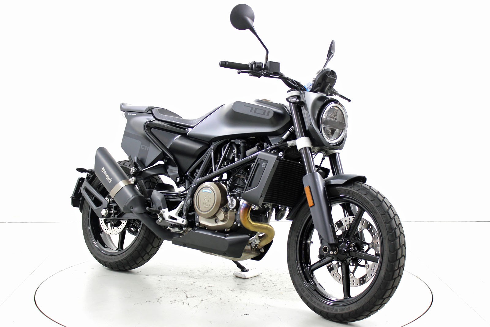 HUSQVARNA Svartpilen 701 ABS-showroom-element-1