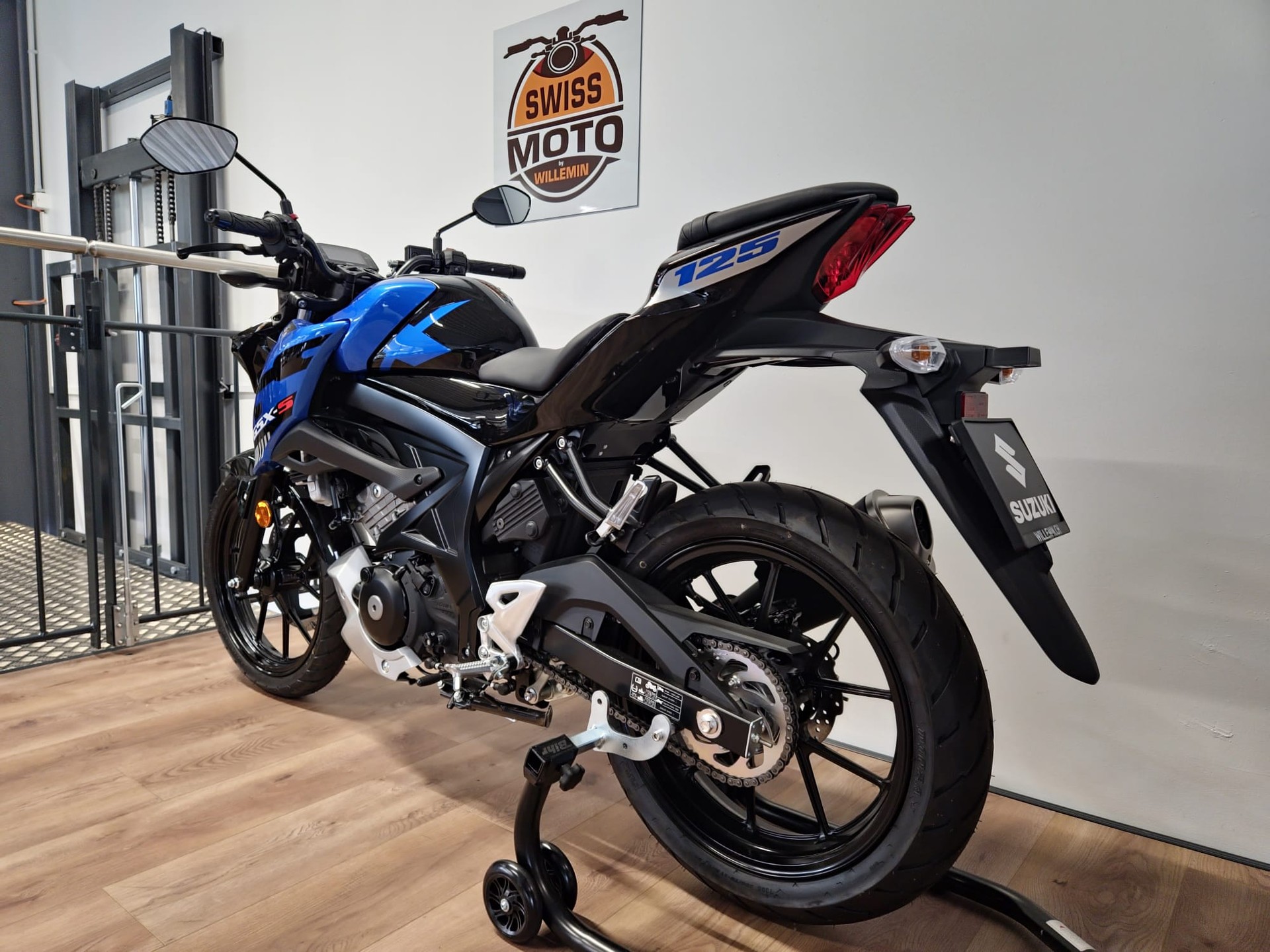 SUZUKI GSX-S 125-showroom-element-2