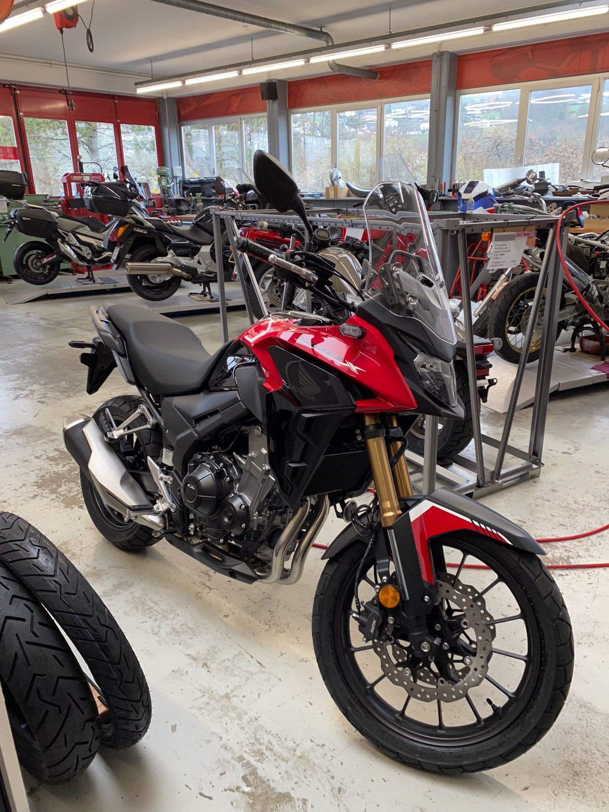 HONDA CB 500 X-showroom-element-1