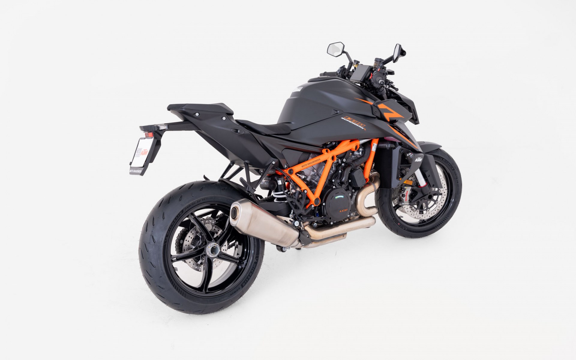 KTM 1390 Super Duke R-showroom-element-2