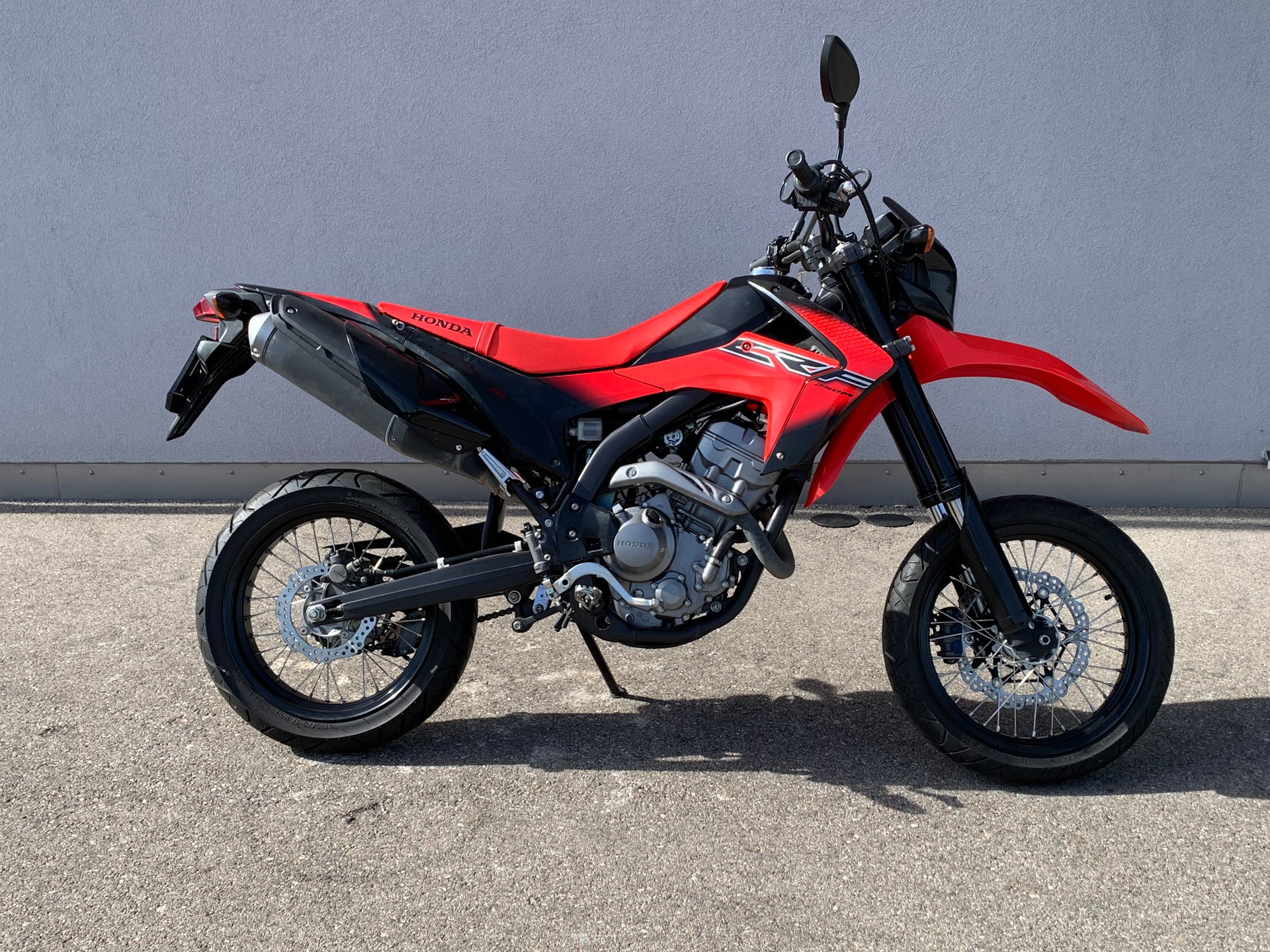 HONDA CRF 250 M-showroom-element-1