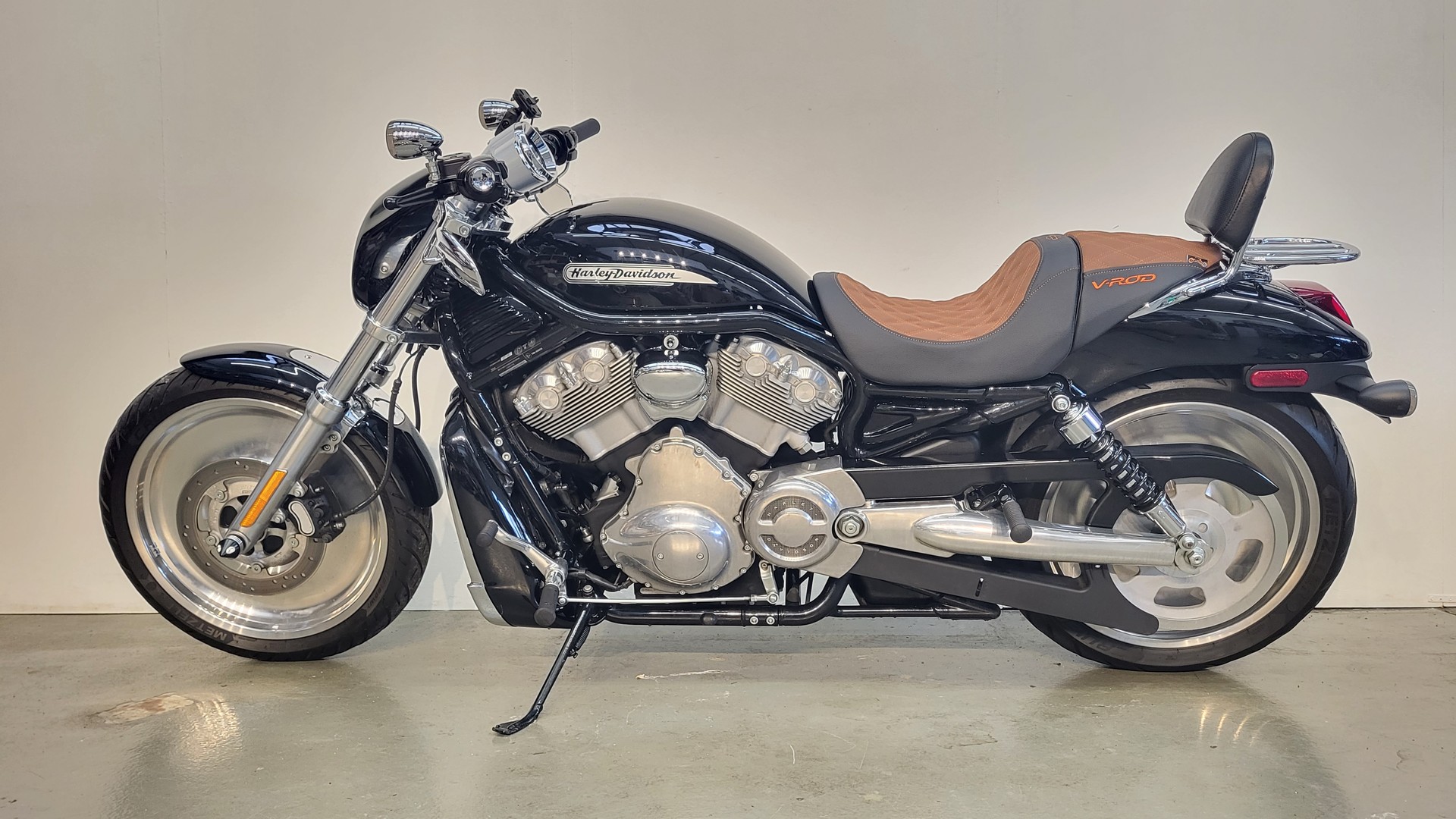 HARLEY-DAVIDSON VRSCB V-Rod B-showroom-element-1