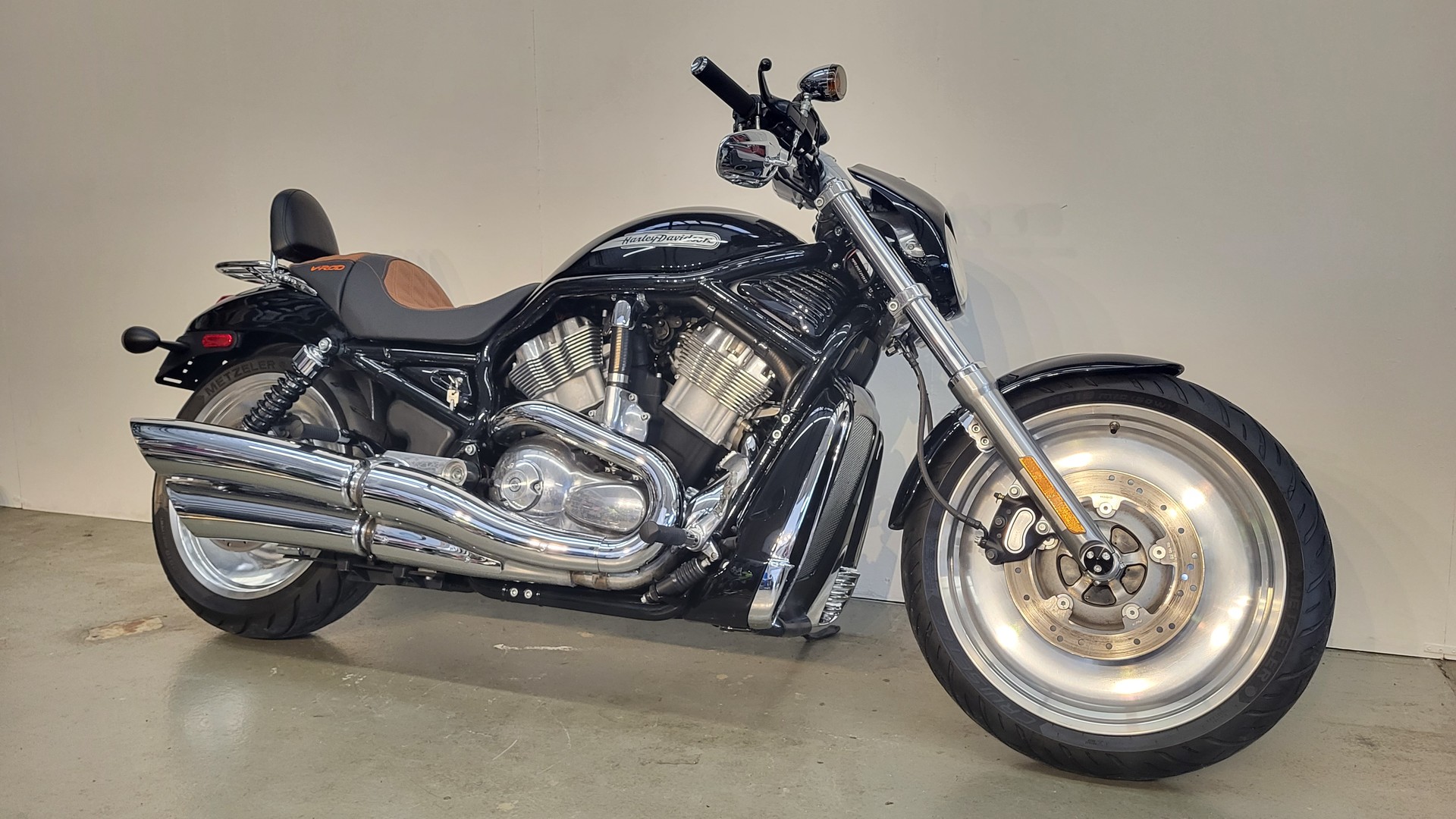 HARLEY-DAVIDSON VRSCB V-Rod B-showroom-element-2