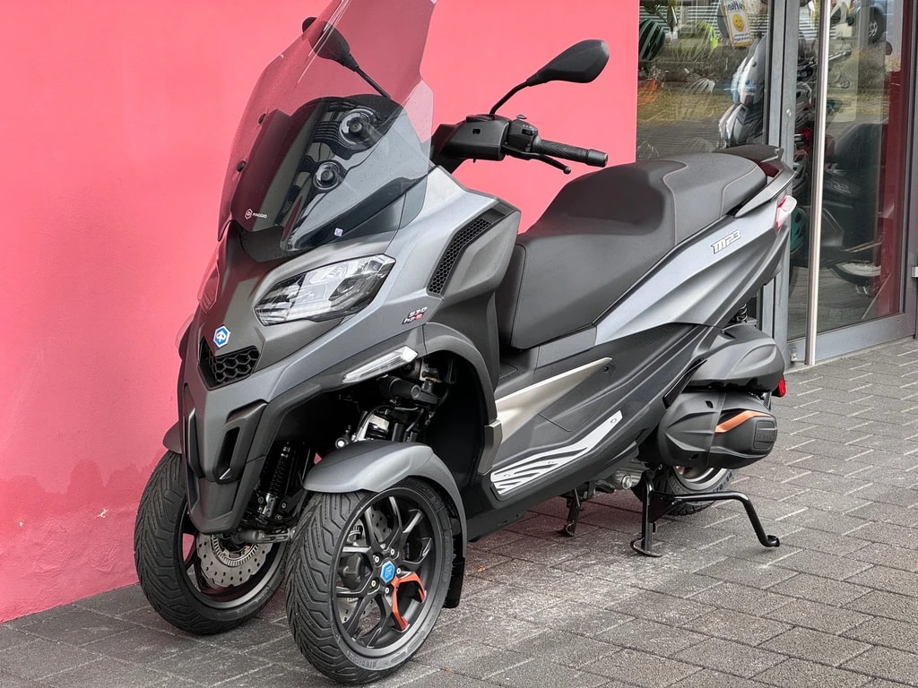 PIAGGIO MP3 530 Exclusive-showroom-element-1