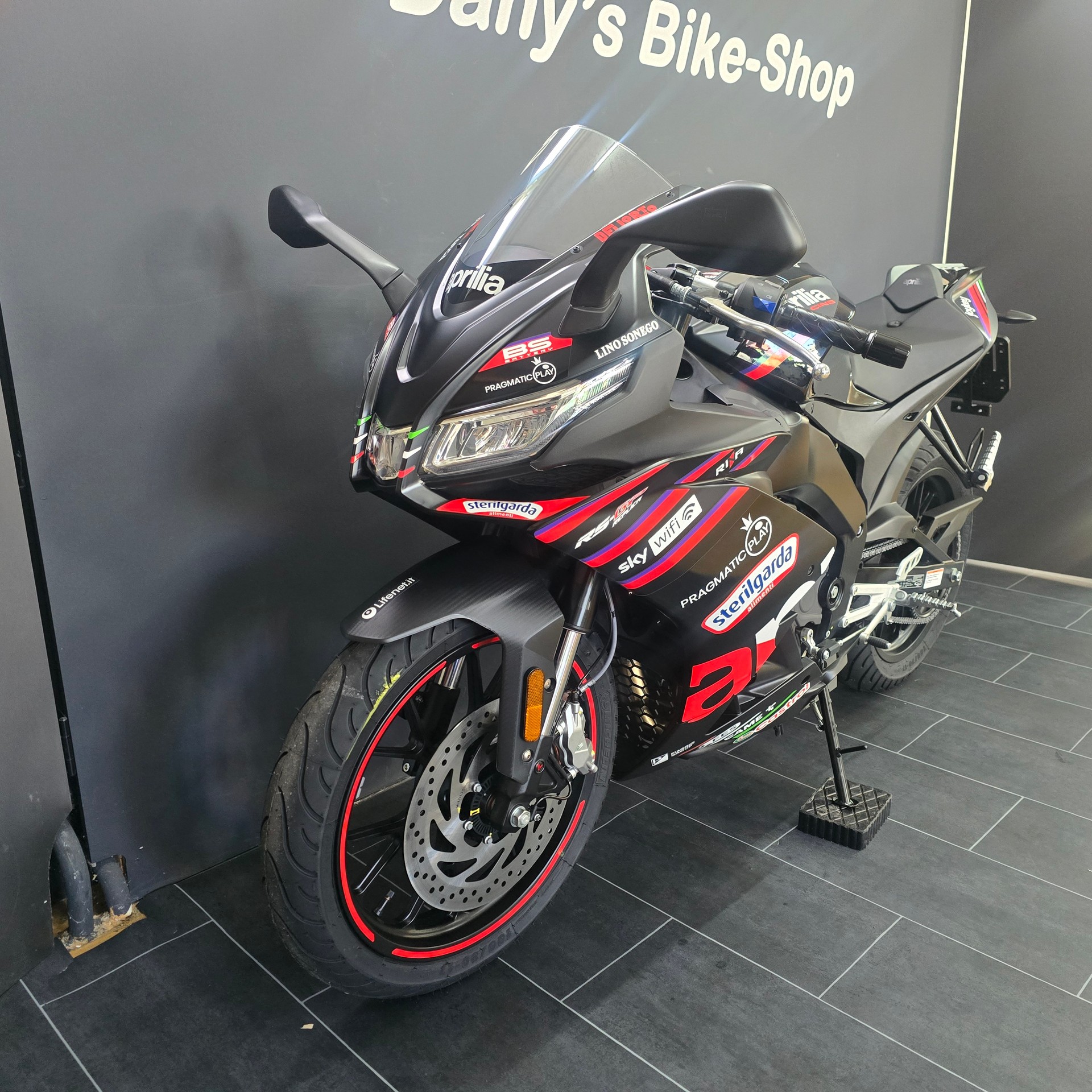 APRILIA RS-GP 125 Replica MY25-showroom-element-1