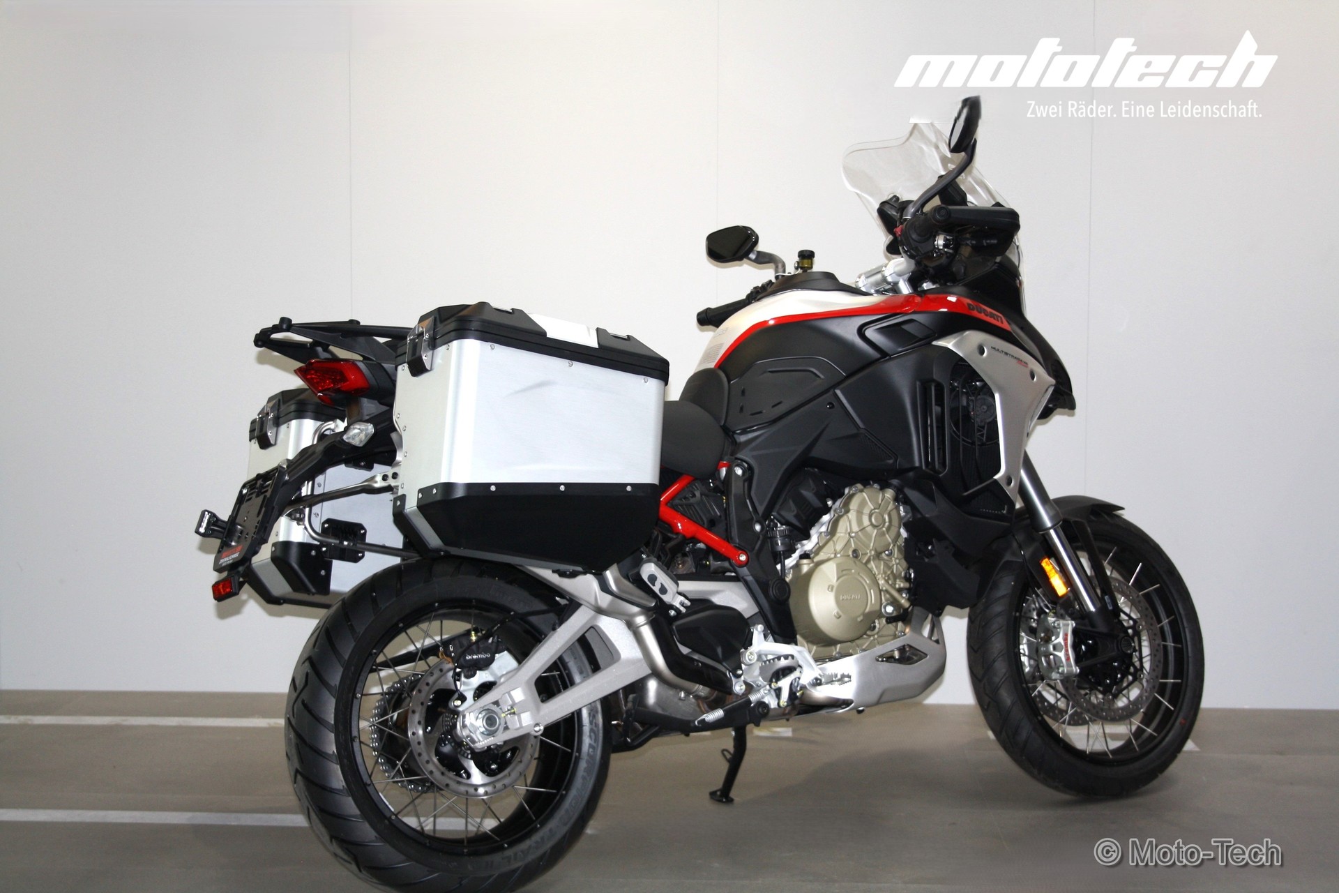 DUCATI Multistrada V4 Rally Travel & Radar-showroom-element-3
