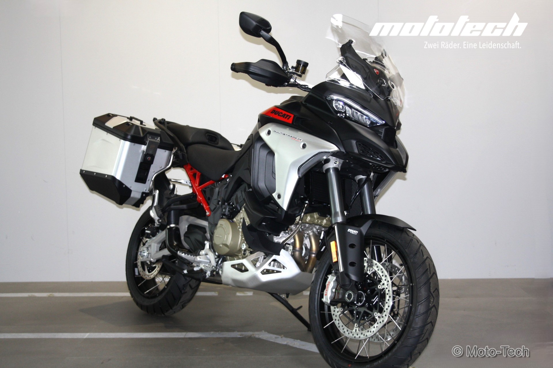 DUCATI Multistrada V4 Rally Travel & Radar-showroom-element-1