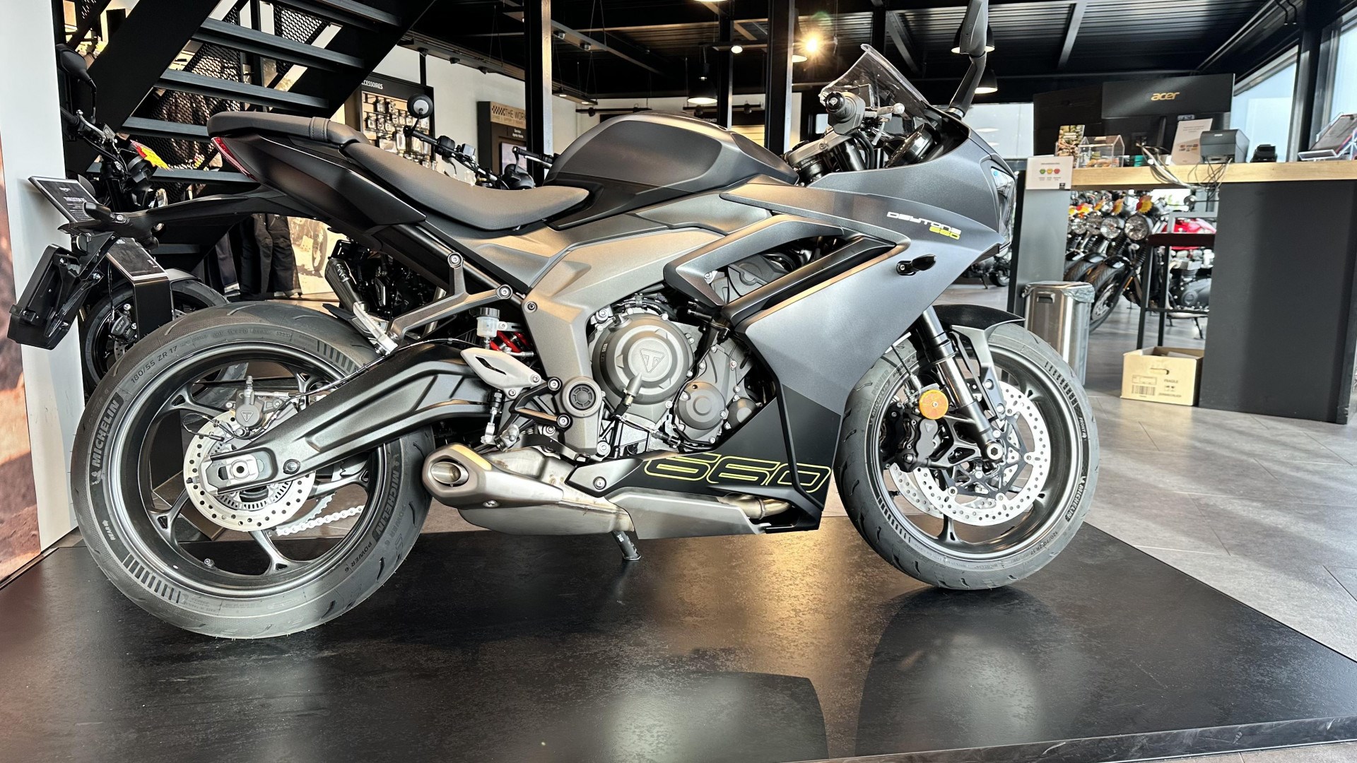 TRIUMPH Daytona 660