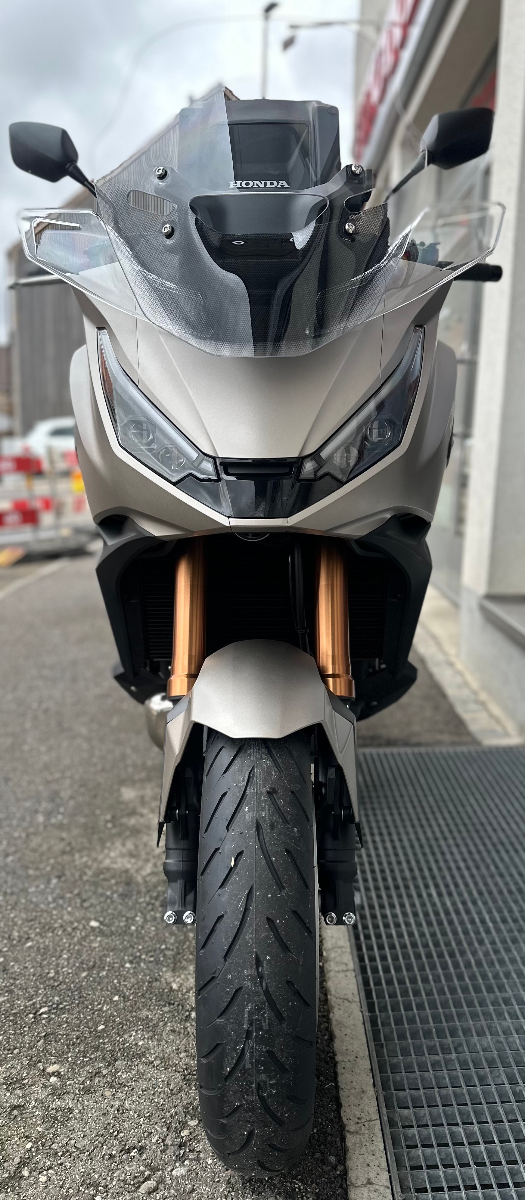 HONDA NT 1100 DCT Electronic Supsension-showroom-element-1